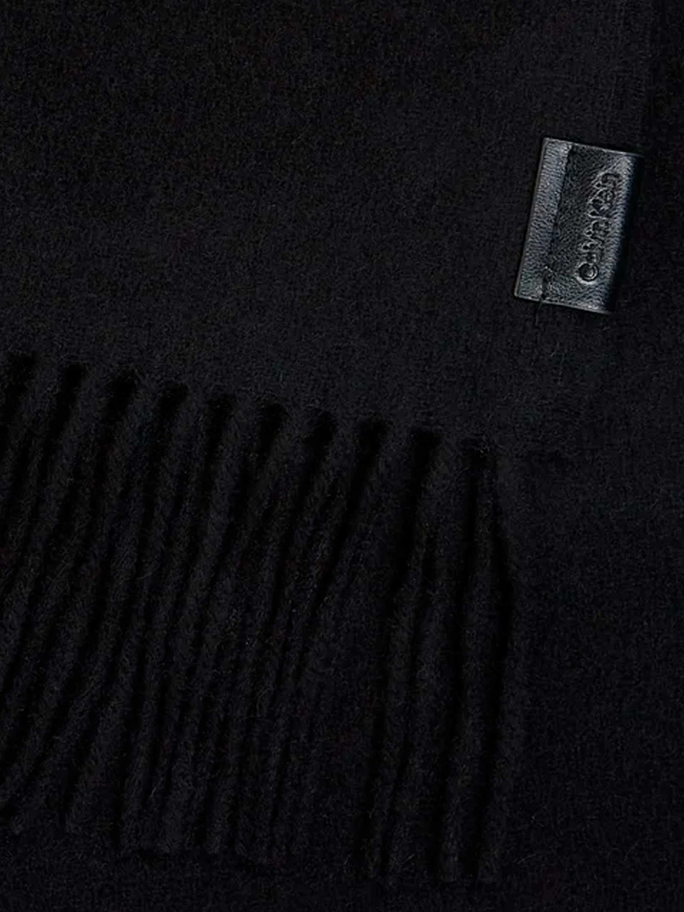 Шарфы и платки Calvin Klein модель K50K511008-BAX Шарфы и платки Calvin Klein модель K50K511008-BAX Фото