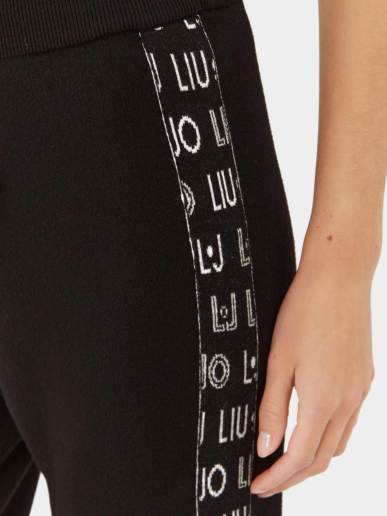 Брюки Liu Jo модель TF3212 MA63L 09H82 Брюки Liu Jo модель TF3212 MA63L 09H82 Фото