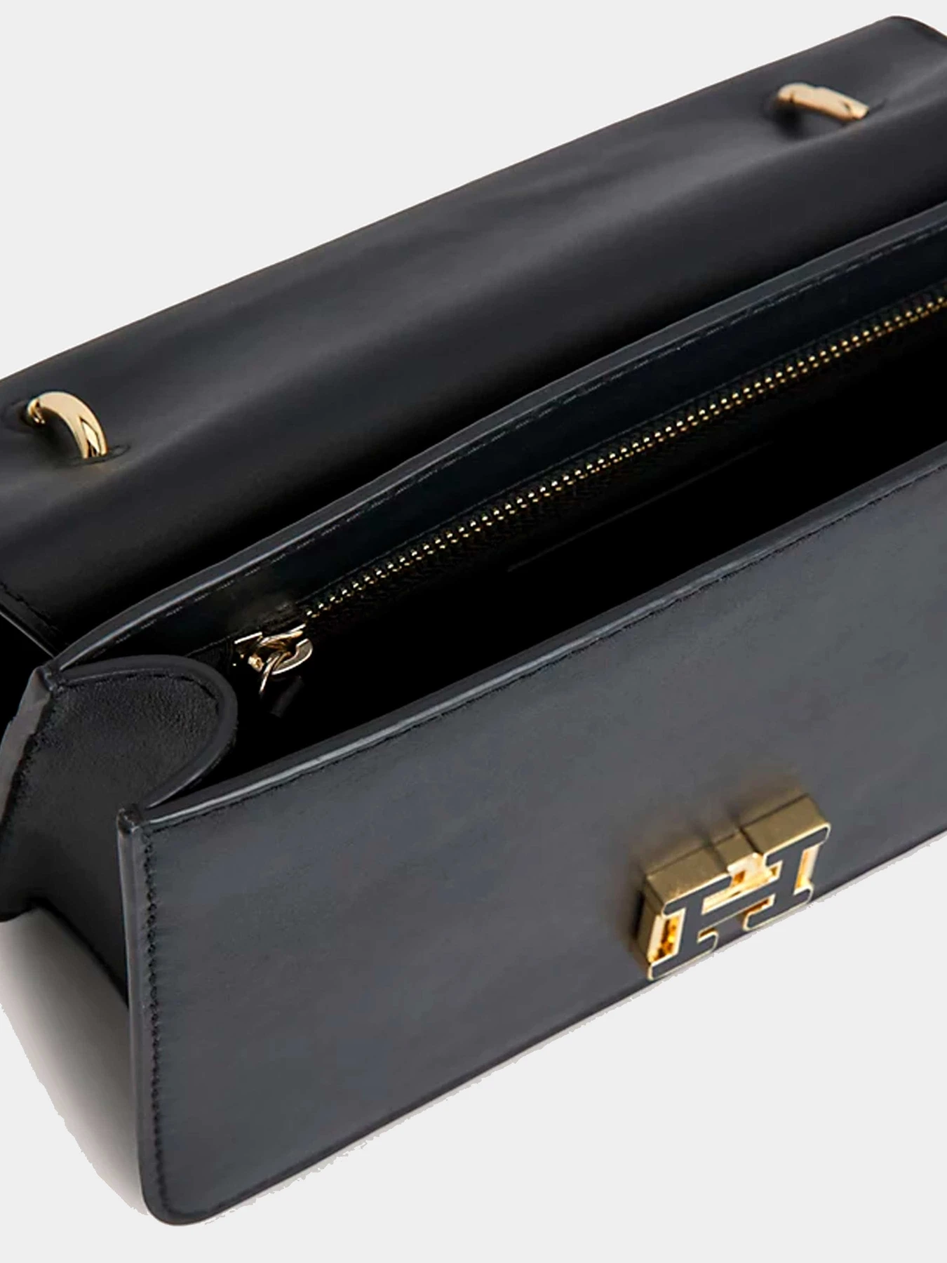 Сумки Tommy Hilfiger модель AW0AW15228-BDS Сумки Tommy Hilfiger модель AW0AW15228-BDS Фото