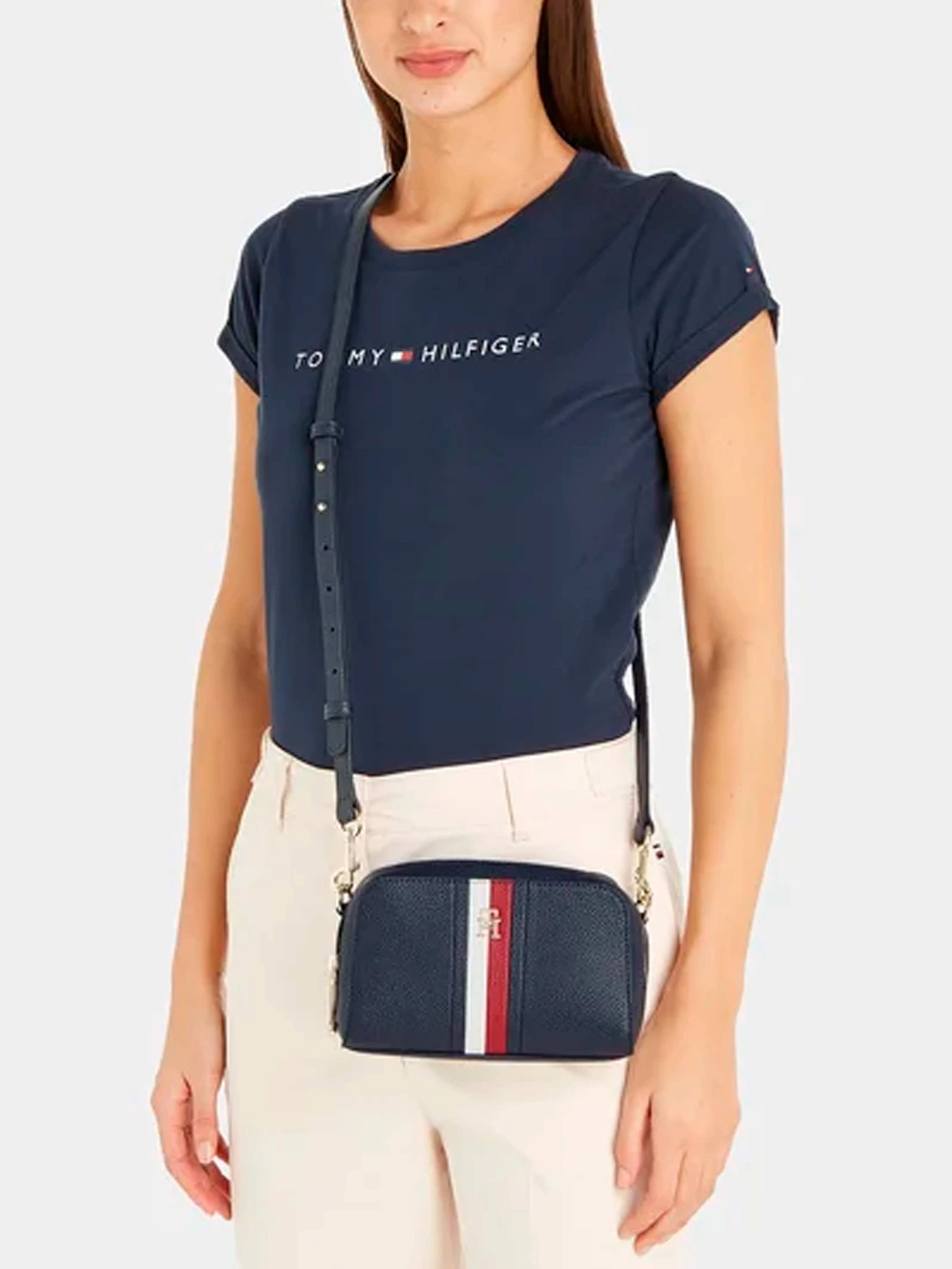 Сумки Tommy Hilfiger модель AW0AW15284-DW6 Сумки Tommy Hilfiger модель AW0AW15284-DW6 Фото