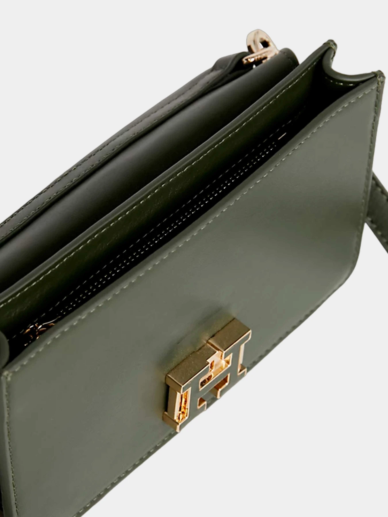 Сумки Tommy Hilfiger модель AW0AW15911-MS2 Сумки Tommy Hilfiger модель AW0AW15911-MS2 Фото
