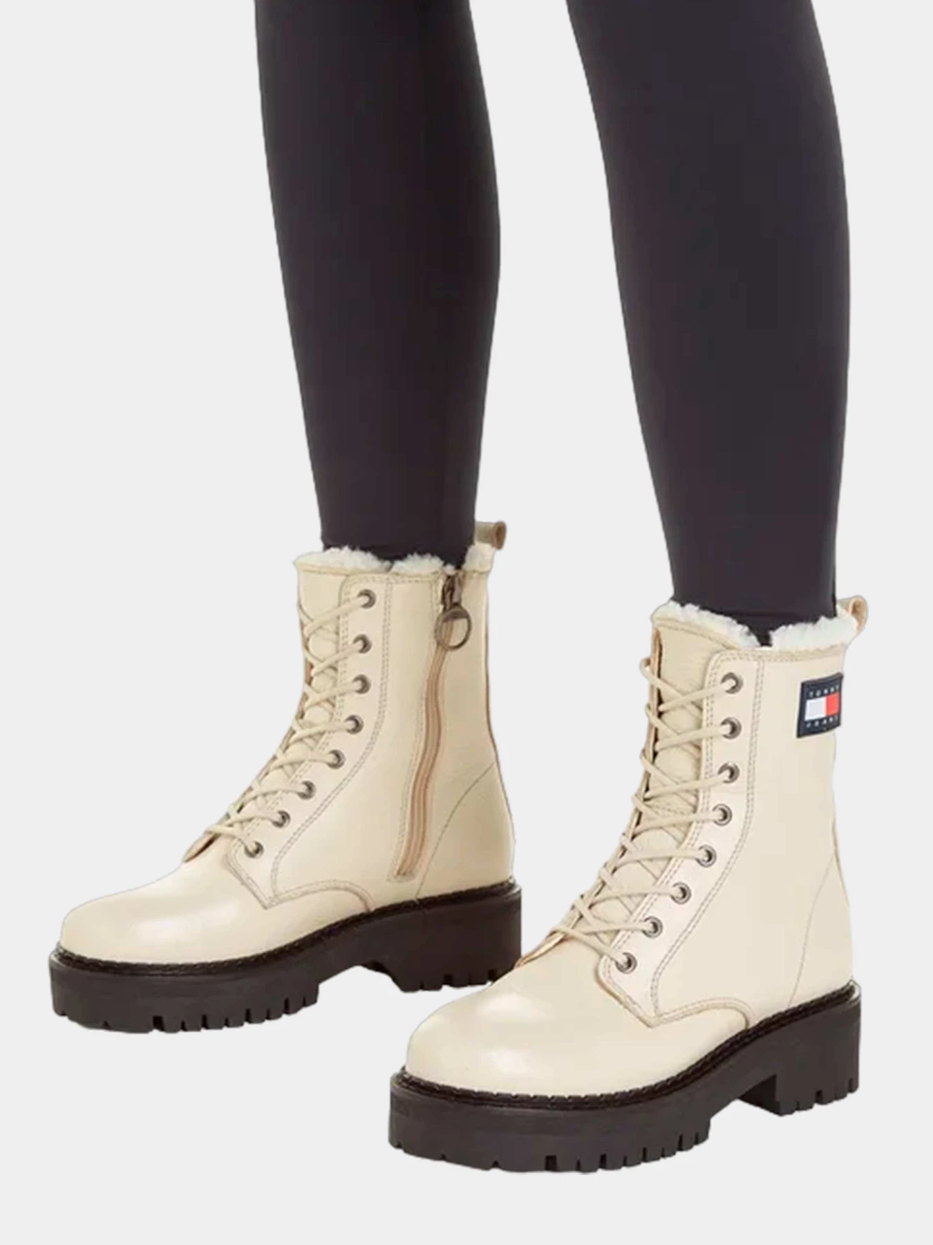 Ботинки и сапоги Tommy Hilfiger модель EN0EN02317-AEV Ботинки и сапоги Tommy Hilfiger модель EN0EN02317-AEV Фото