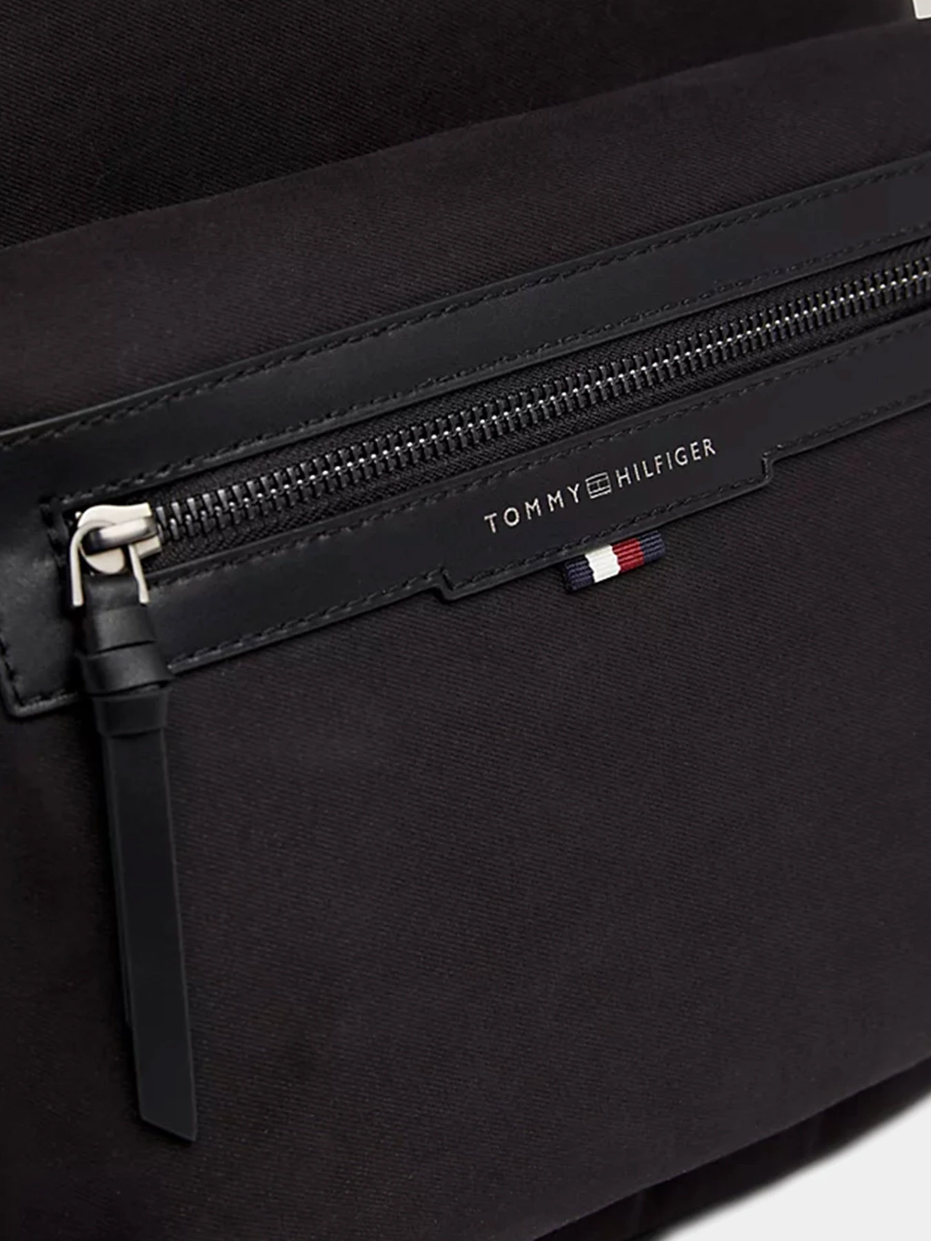 Рюкзаки Tommy Hilfiger модель AM0AM11528-BDS Рюкзаки Tommy Hilfiger модель AM0AM11528-BDS Фото