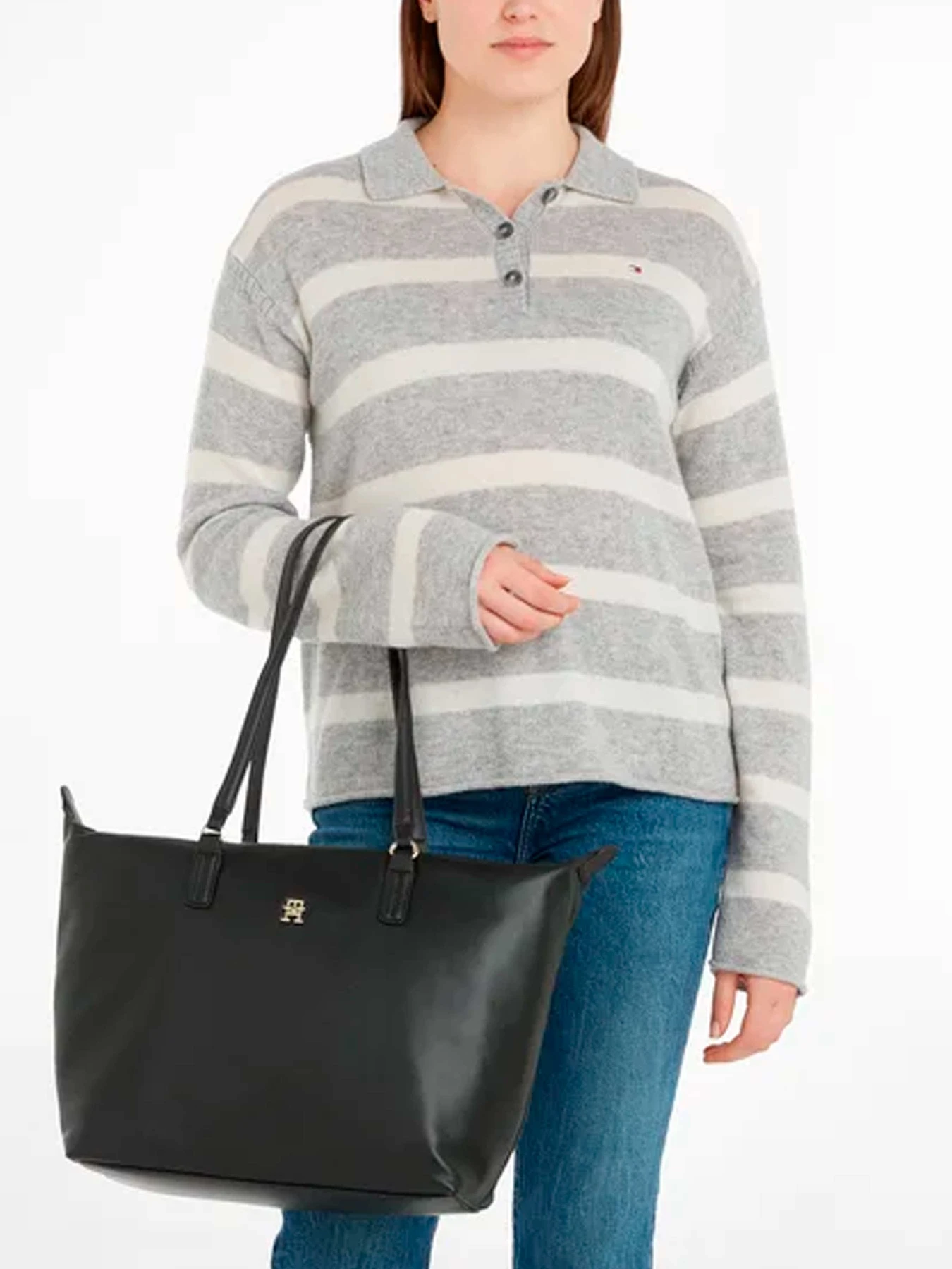 Сумки Tommy Hilfiger модель AW0AW15856-BDS Сумки Tommy Hilfiger модель AW0AW15856-BDS Фото