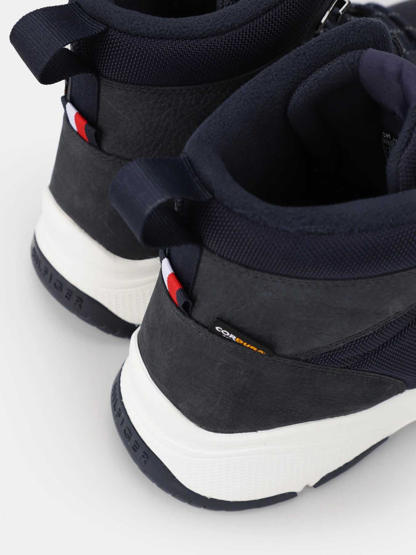 Ботинки и сапоги Tommy Hilfiger модель FM0FM04838-DW5 Ботинки и сапоги Tommy Hilfiger модель FM0FM04838-DW5 Фото