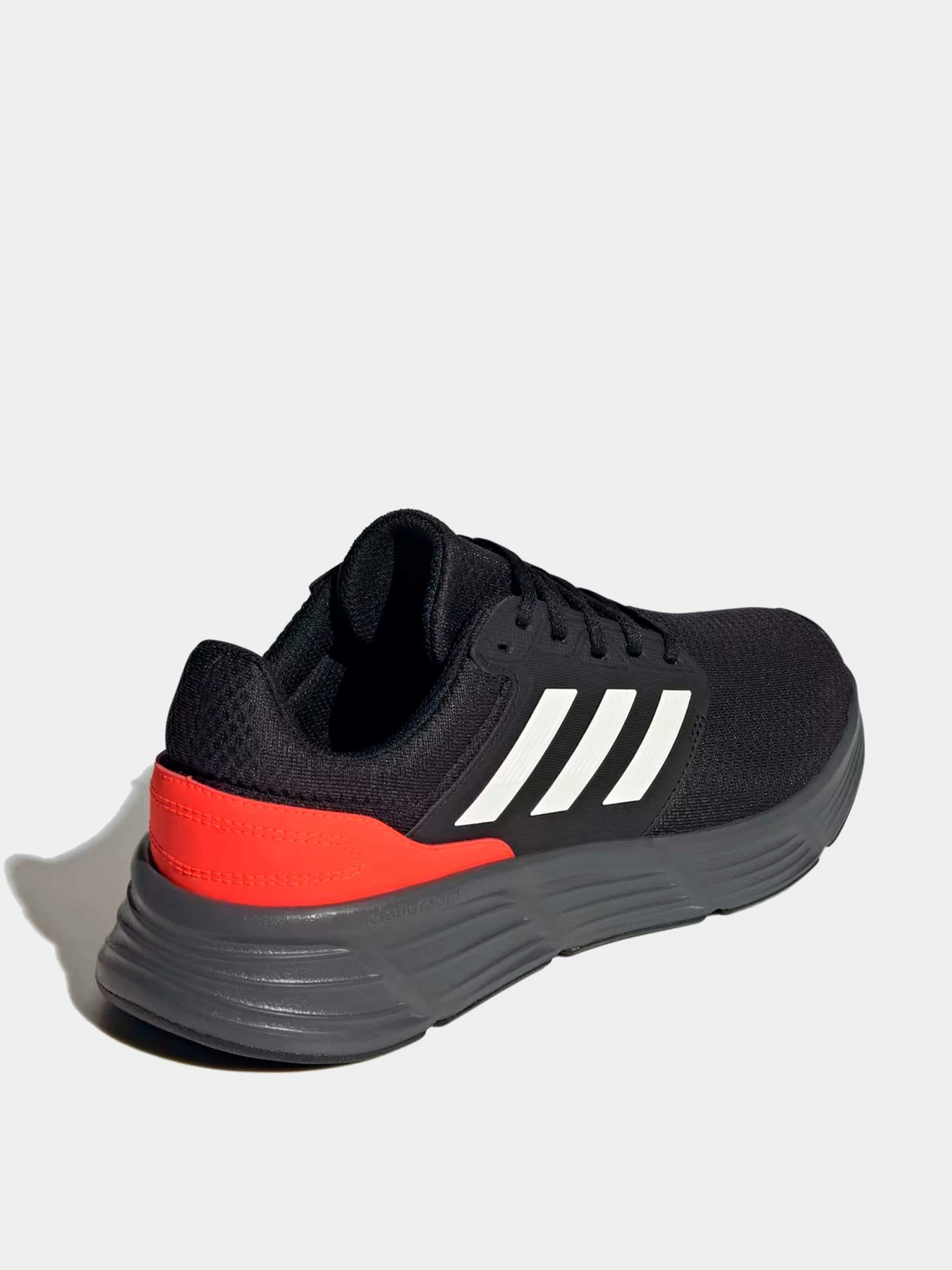 Кроссовки Adidas модель IE1978 Кроссовки Adidas модель IE1978 Фото