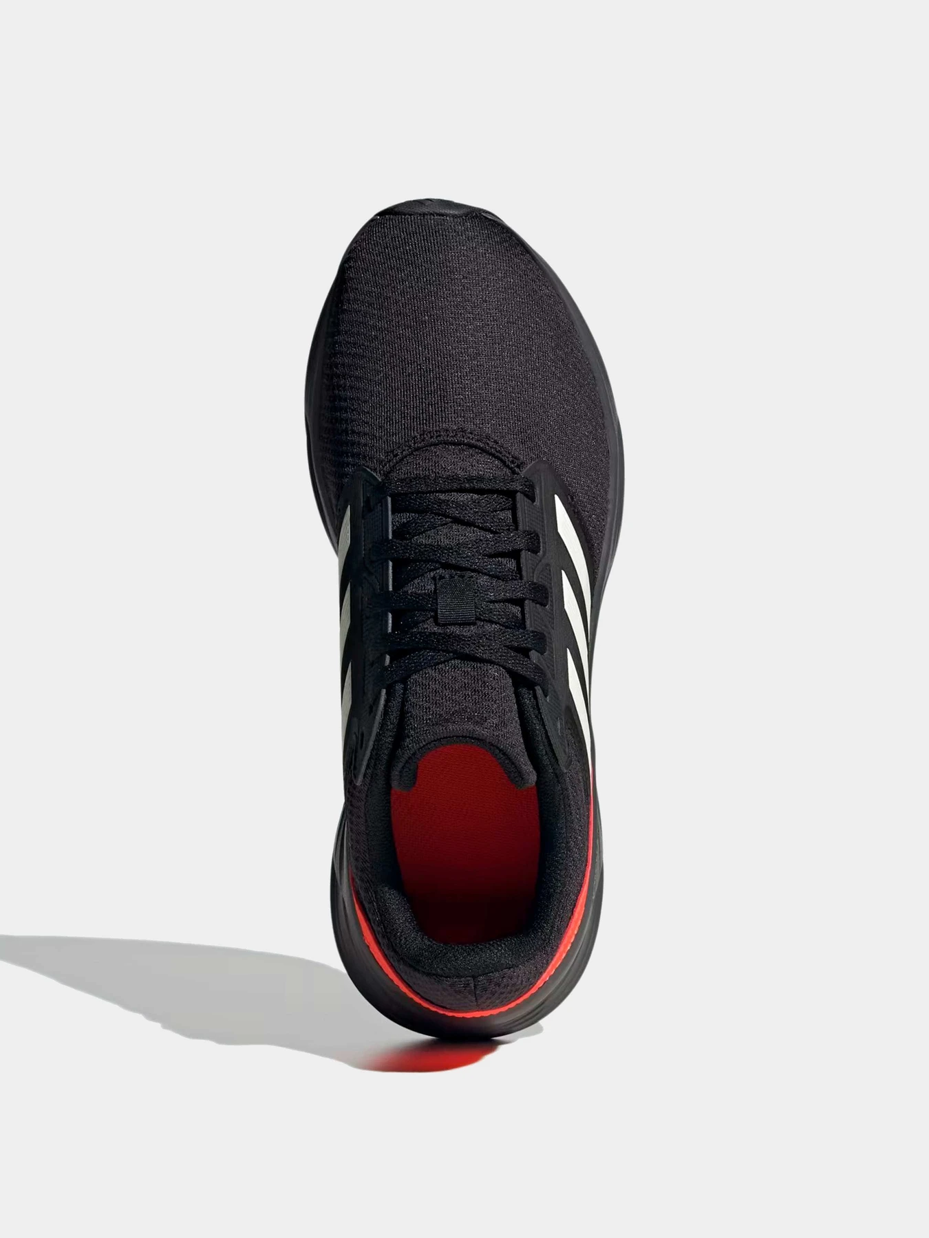 Кроссовки Adidas модель IE1978 Кроссовки Adidas модель IE1978 Фото