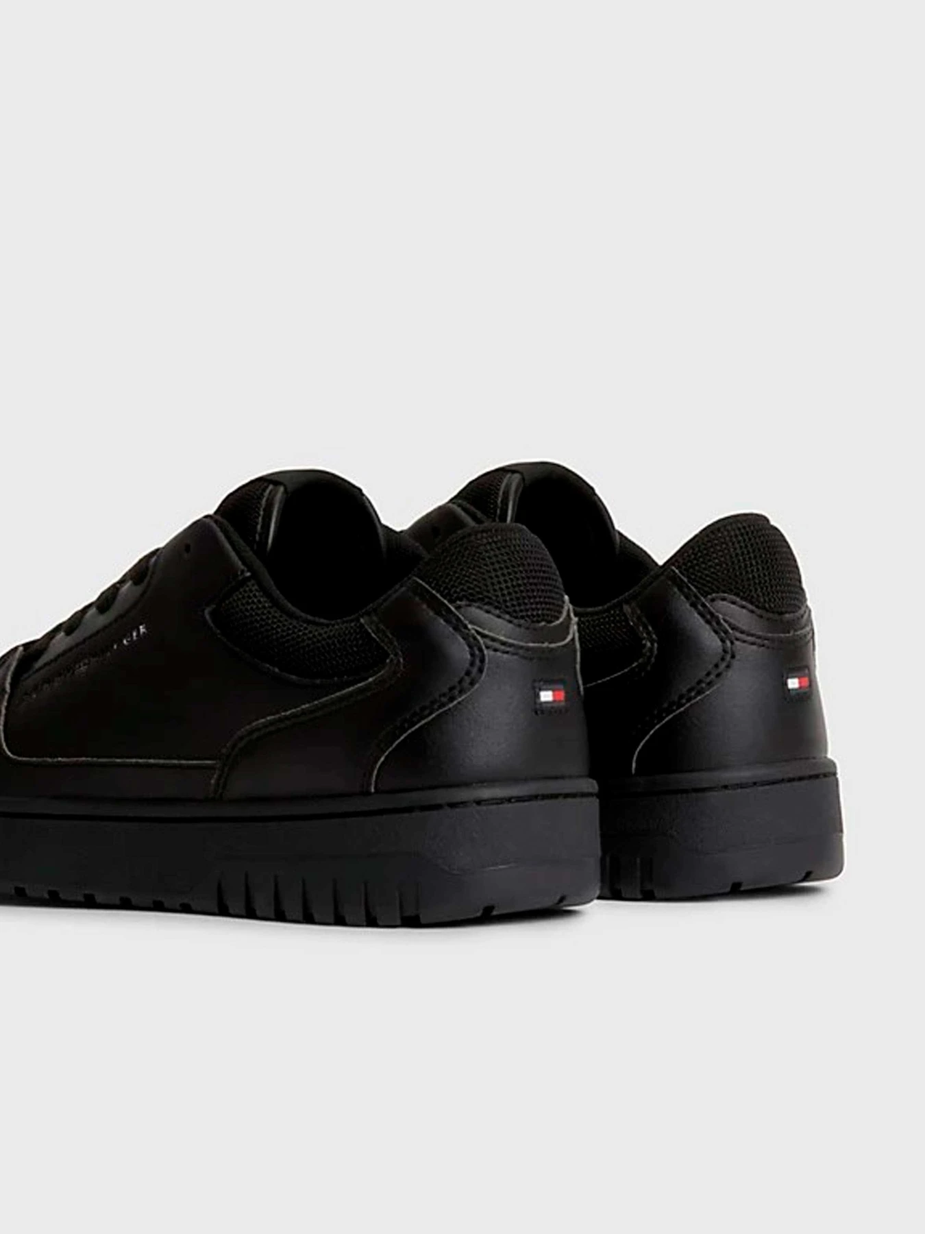 Кроссовки Tommy Hilfiger модель FM0FM04727-BDS Кроссовки Tommy Hilfiger модель FM0FM04727-BDS Фото