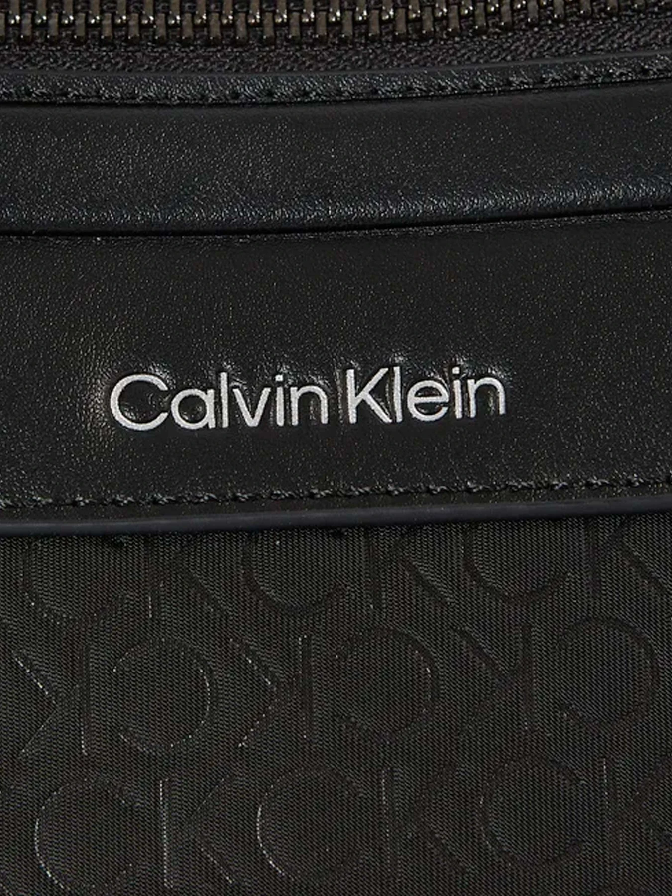 Сумки Calvin Klein модель K50K510823-01L Сумки Calvin Klein модель K50K510823-01L Фото
