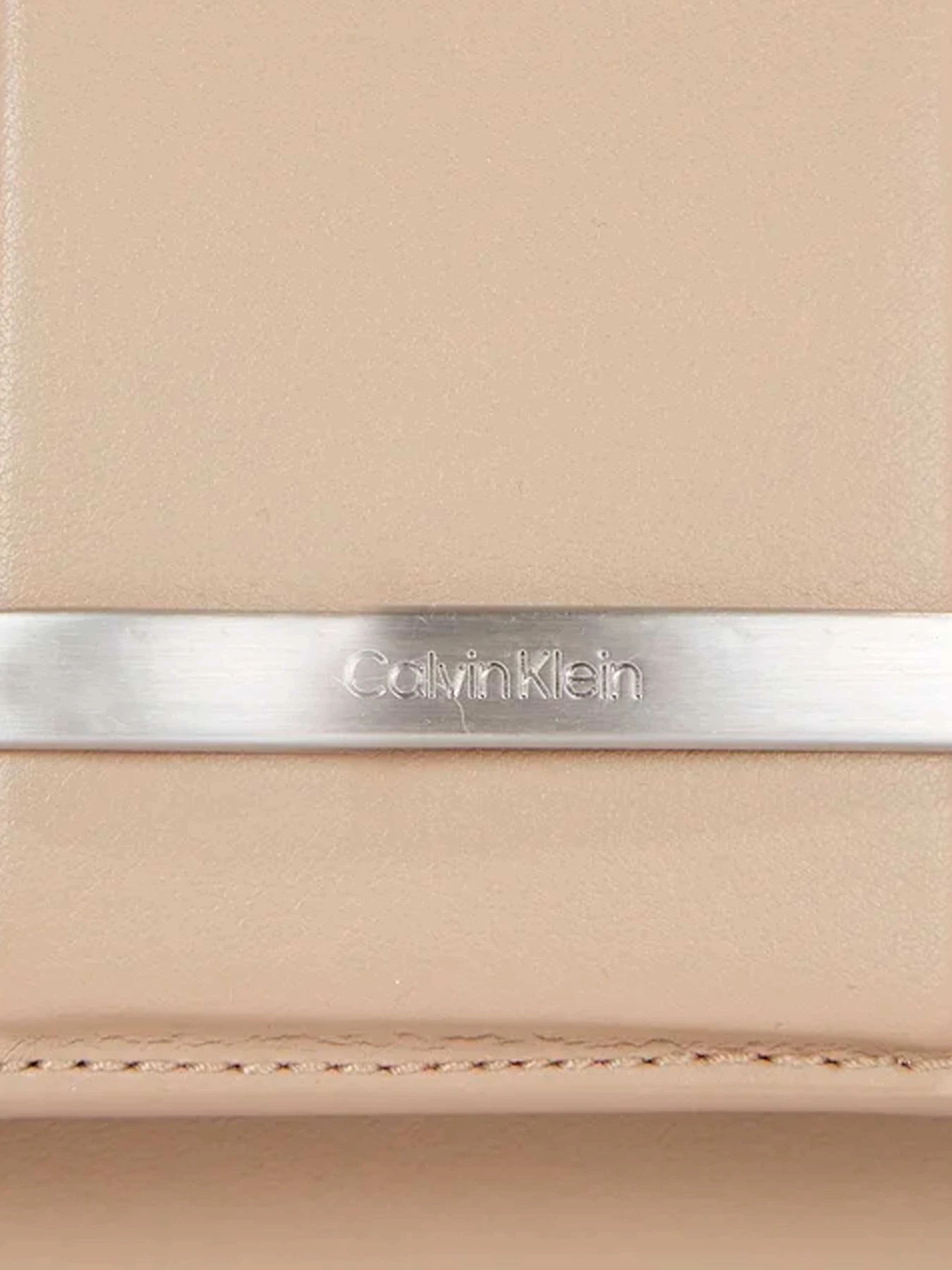 Сумки Calvin Klein модель K60K611078-A04 Фото