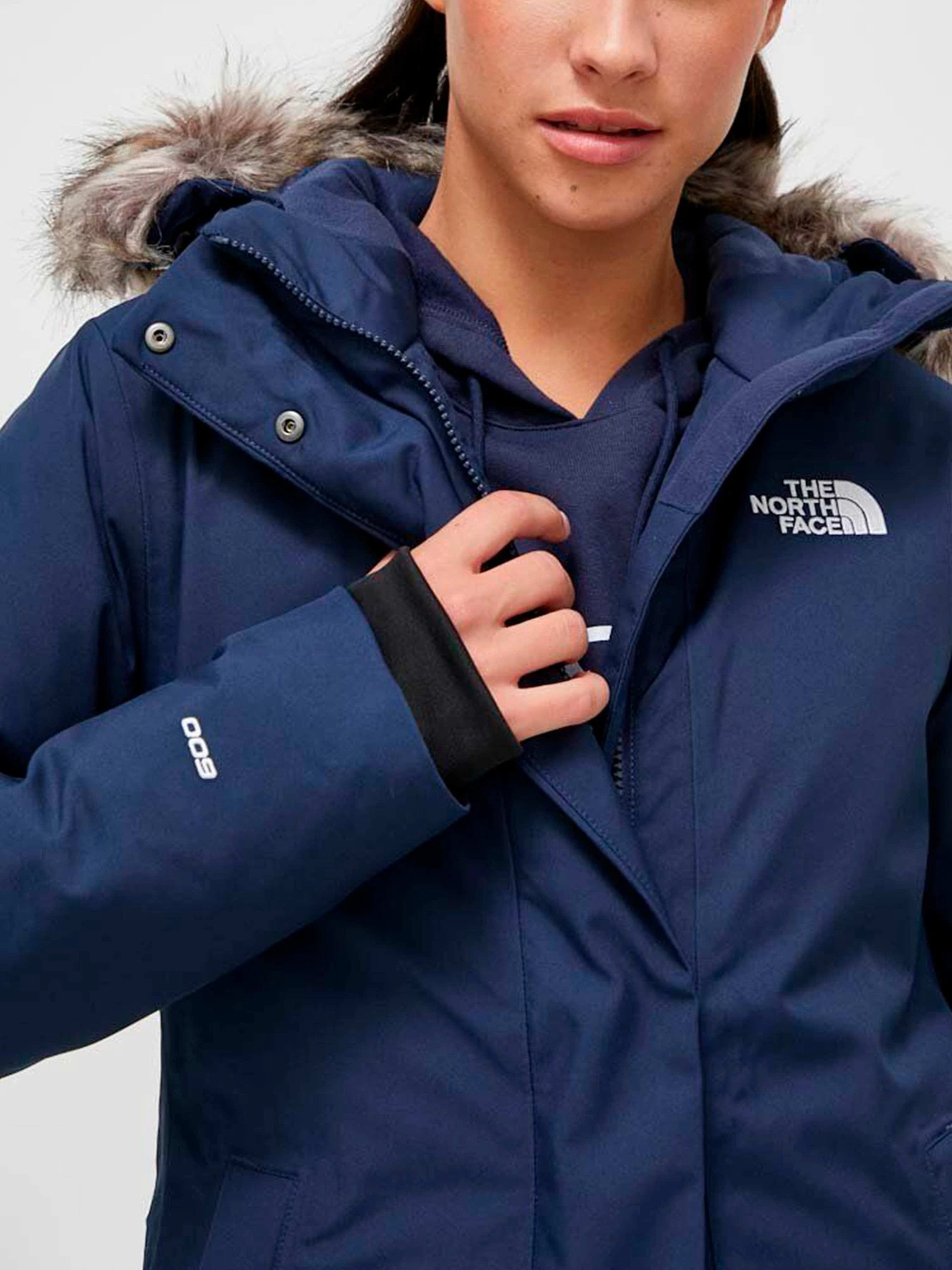Куртки и дубленки The North Face модель NF0A84J28K21 Куртки и дубленки The North Face модель NF0A84J28K21 Фото