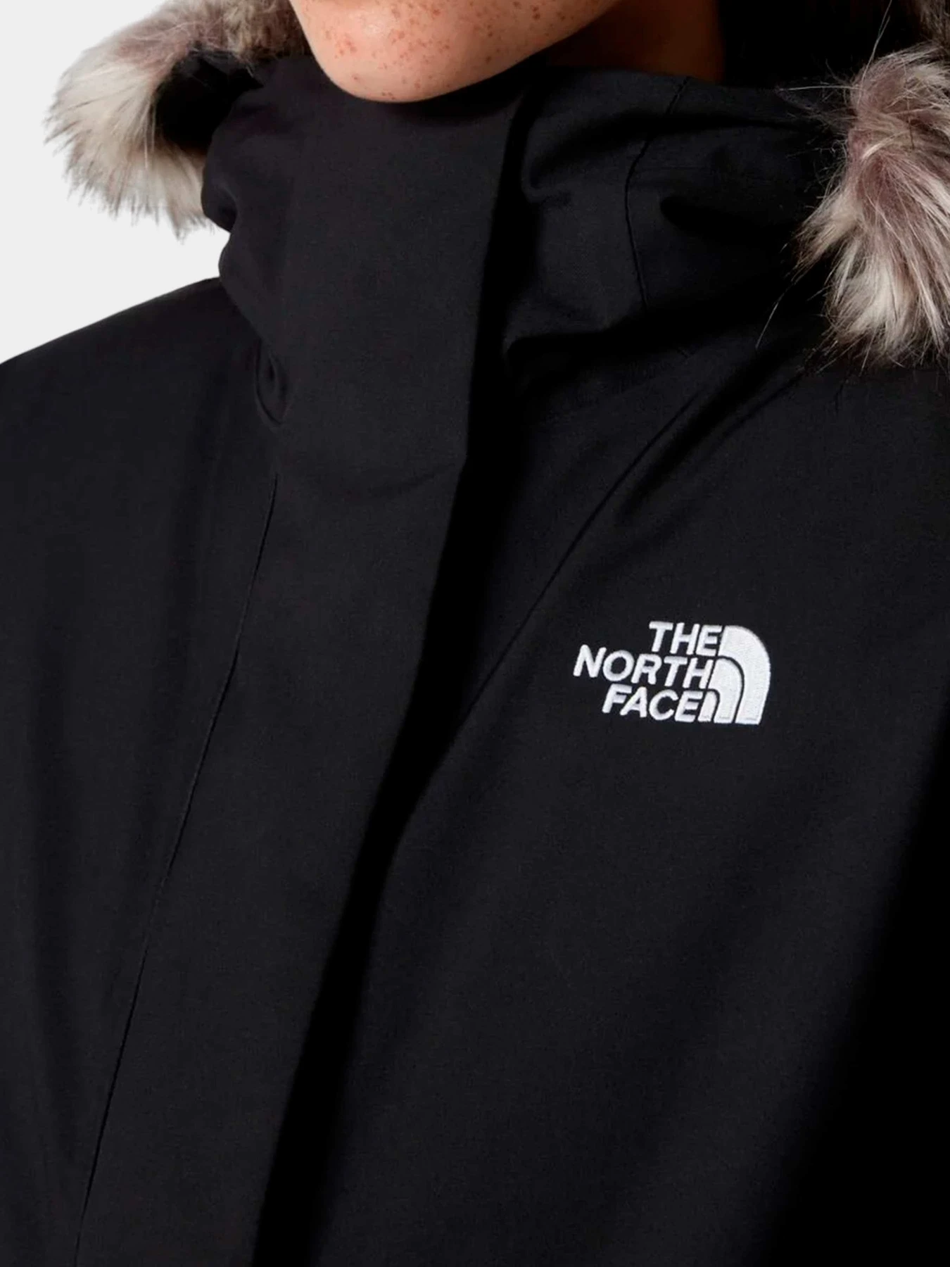 Куртки и дубленки The North Face модель NF0A84J2JK31 Куртки и дубленки The North Face модель NF0A84J2JK31 Фото