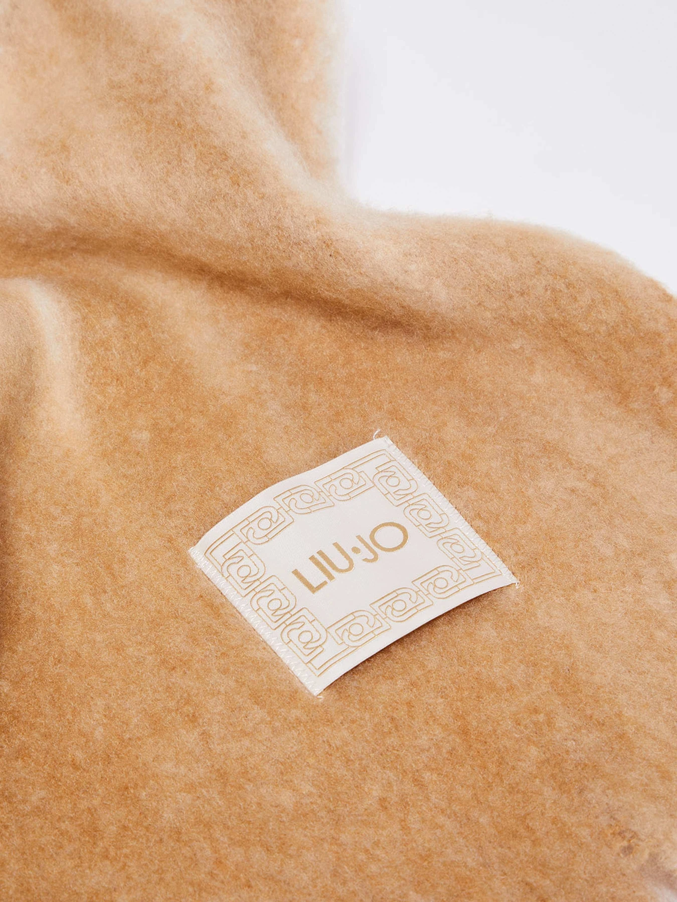 Шарфы и платки Liu Jo модель 2F3073 T0300 00070 Шарфы и платки Liu Jo модель 2F3073 T0300 00070 Фото