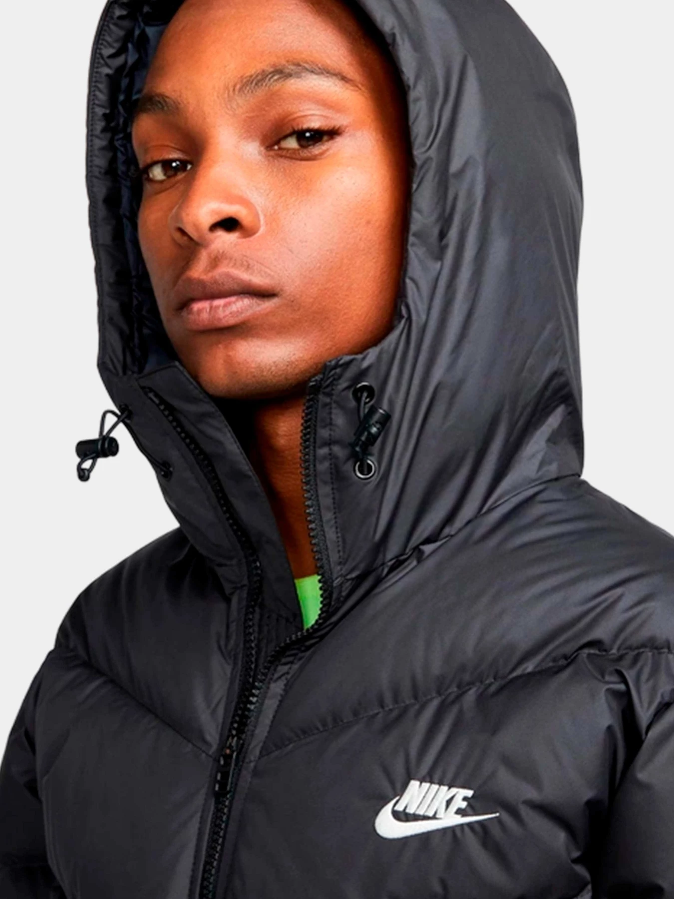 Куртки и дубленки NIKE модель FB8185-010 Куртки и дубленки NIKE модель FB8185-010 Фото