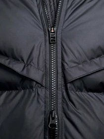 Куртки и дубленки NIKE модель FB8185-010 Фото