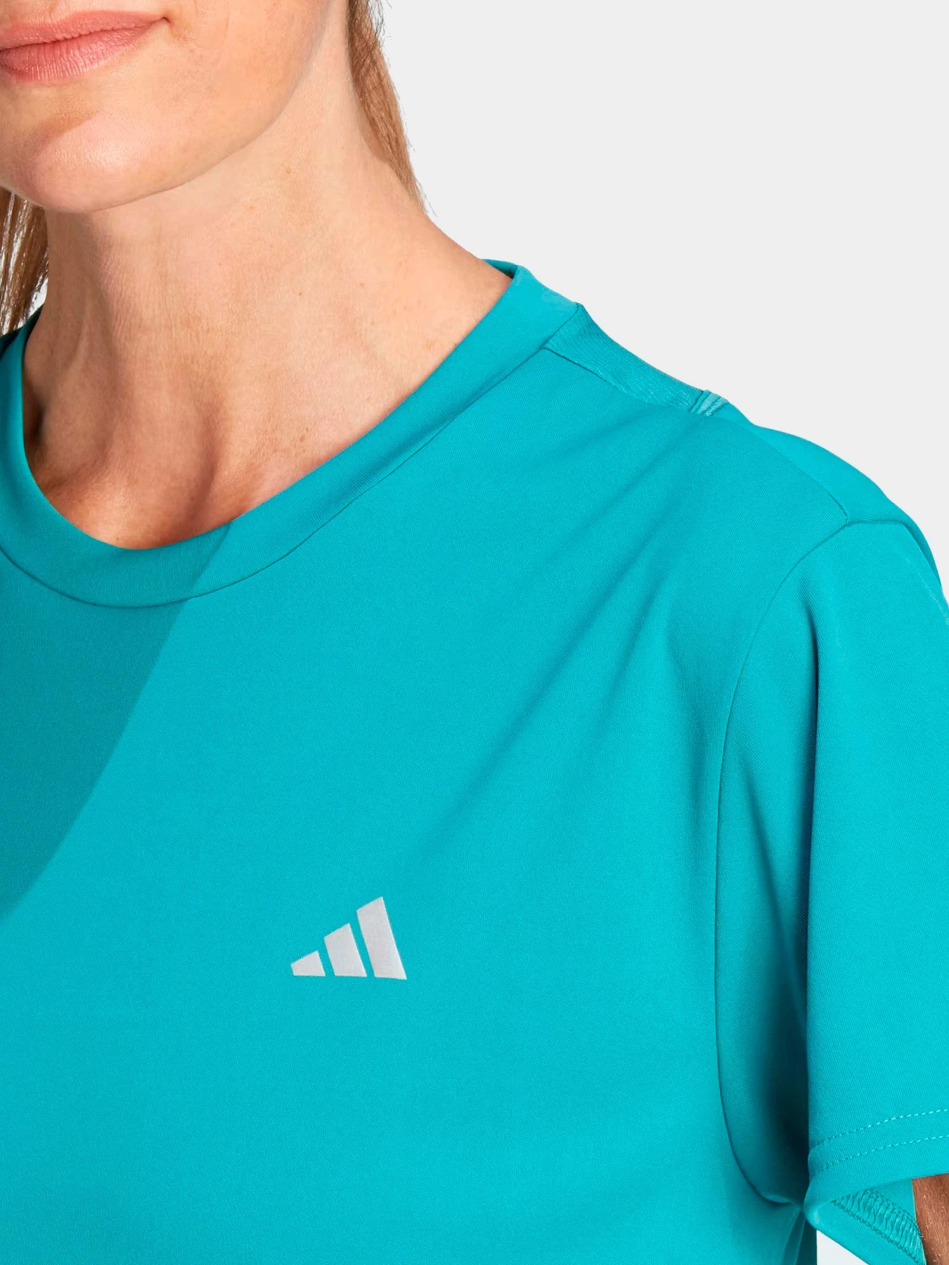 Футболки и поло Adidas модель IL8582 Футболки и поло Adidas модель IL8582 Фото
