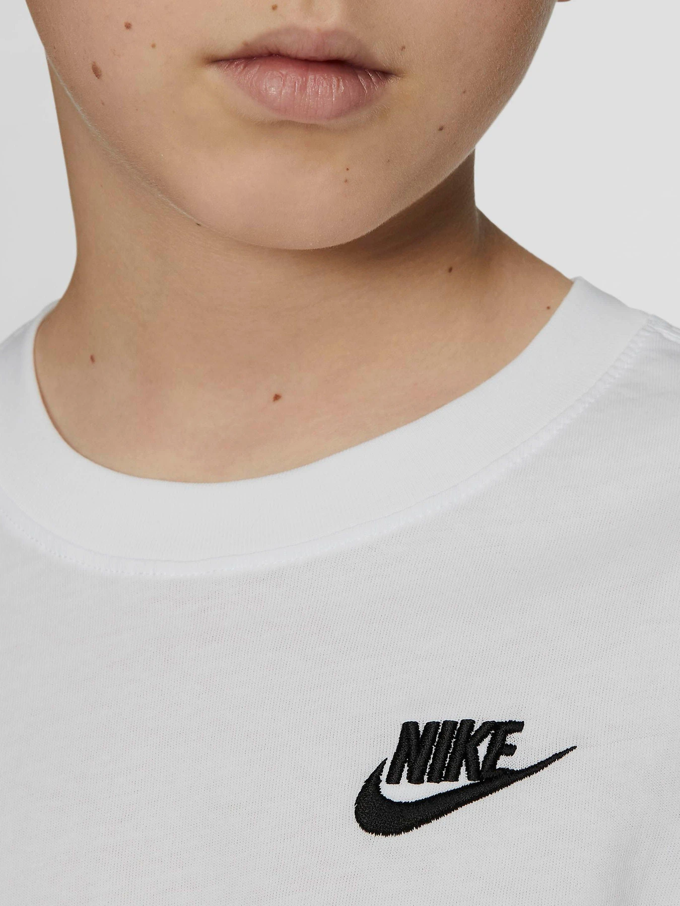 Футболки и поло NIKE модель AR5254-100 Футболки и поло NIKE модель AR5254-100 Фото