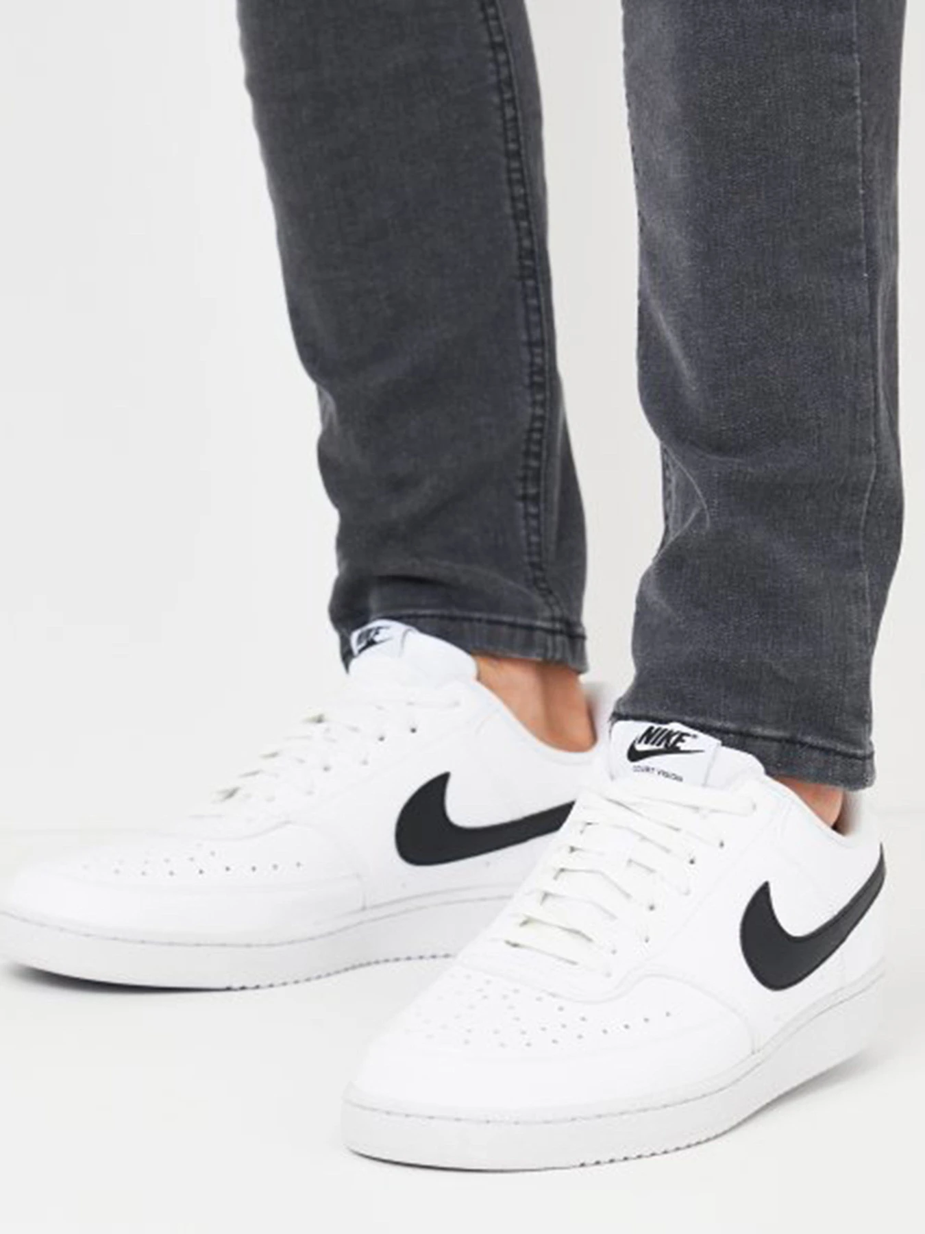 Кроссовки NIKE модель DH2987-101 Кроссовки NIKE модель DH2987-101 Фото