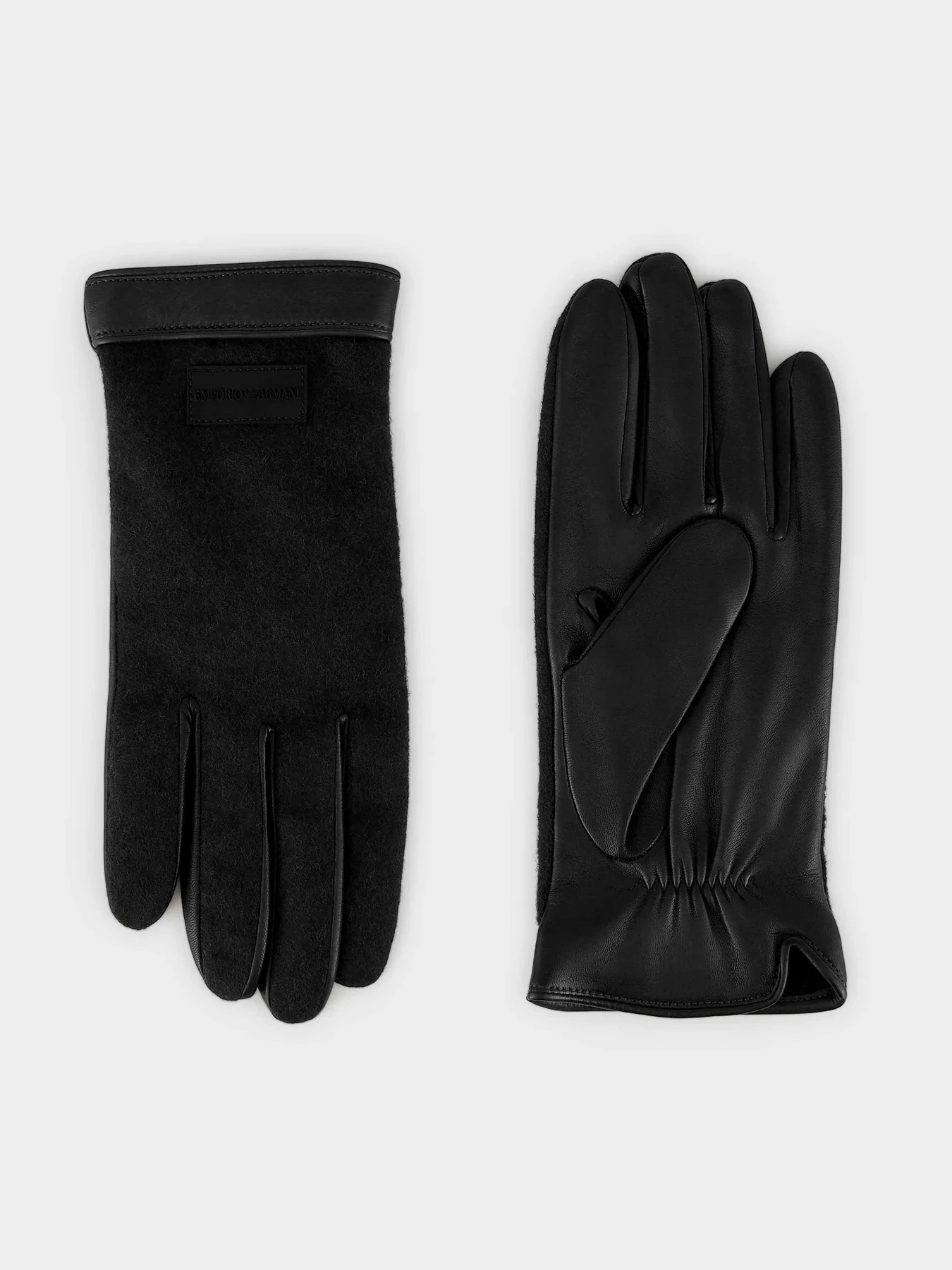 Перчатки и варежки Emporio Armani модель 624215-3F212-00020 Перчатки и варежки Emporio Armani модель 624215-3F212-00020 Фото