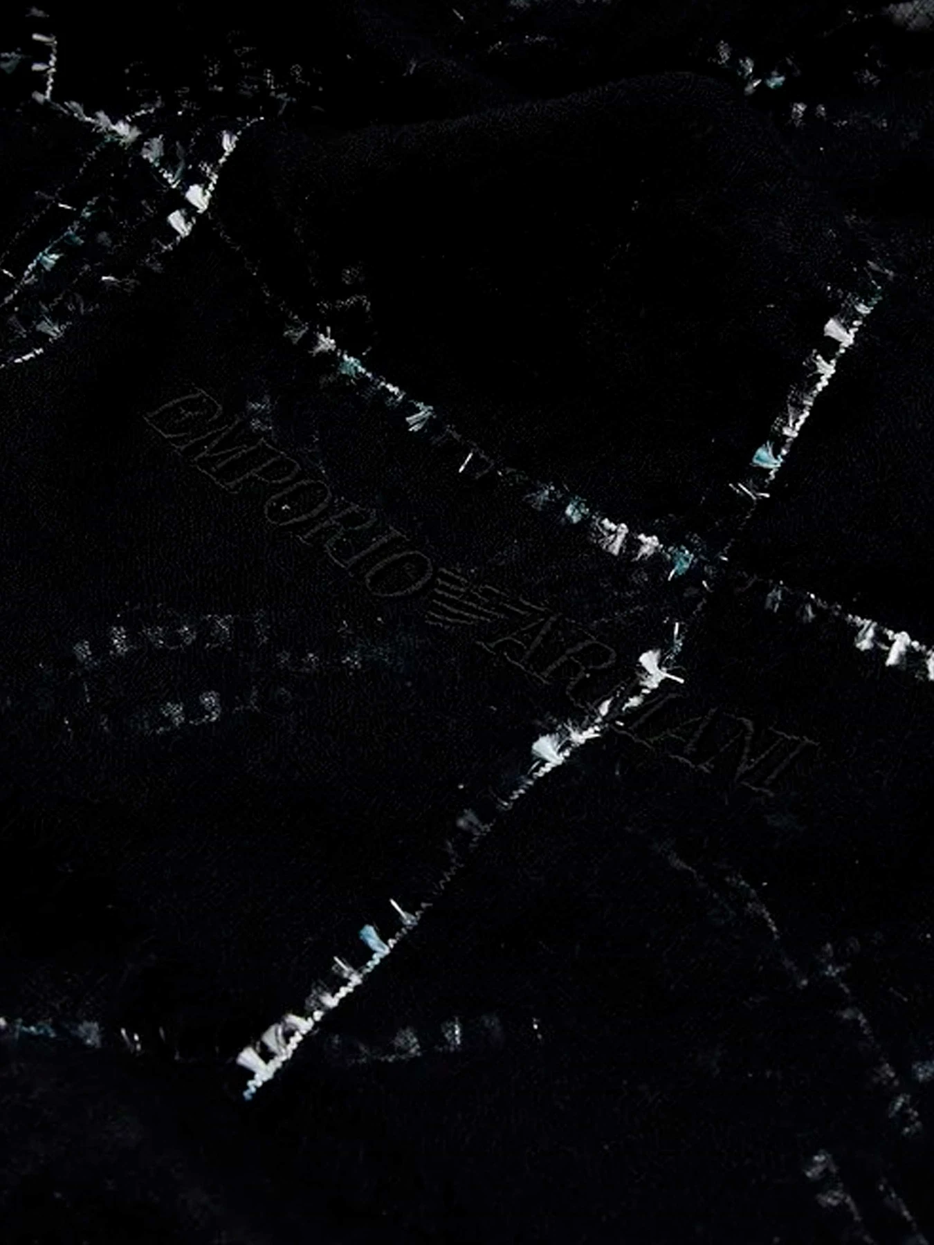 Шарфы и платки Emporio Armani модель 635277-3F314-00020 Шарфы и платки Emporio Armani модель 635277-3F314-00020 Фото