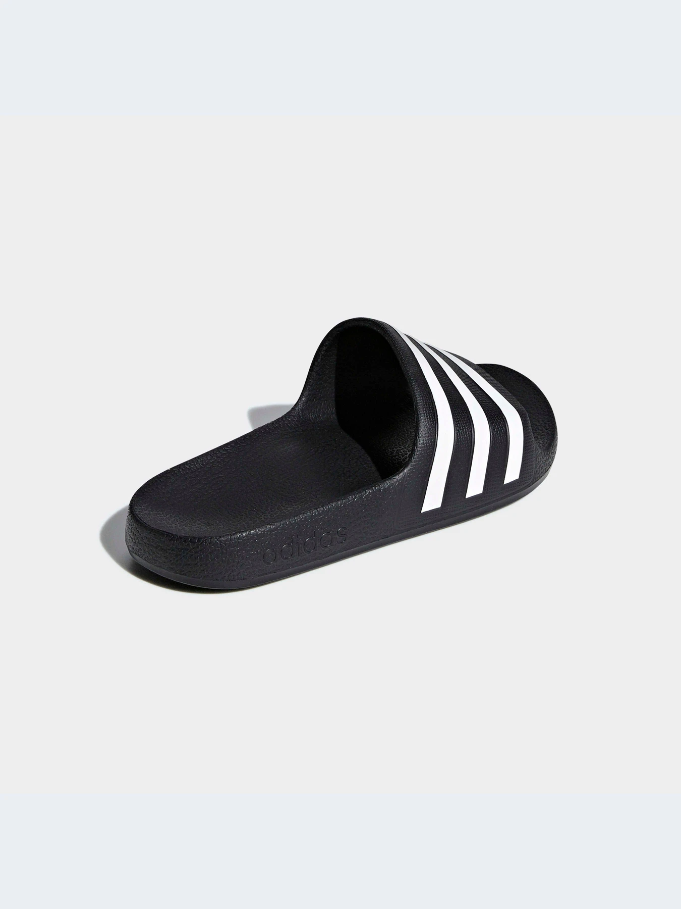 Шлёпанцы Adidas Adilette модель F35556-KZ Шлёпанцы Adidas Adilette модель F35556-KZ Фото