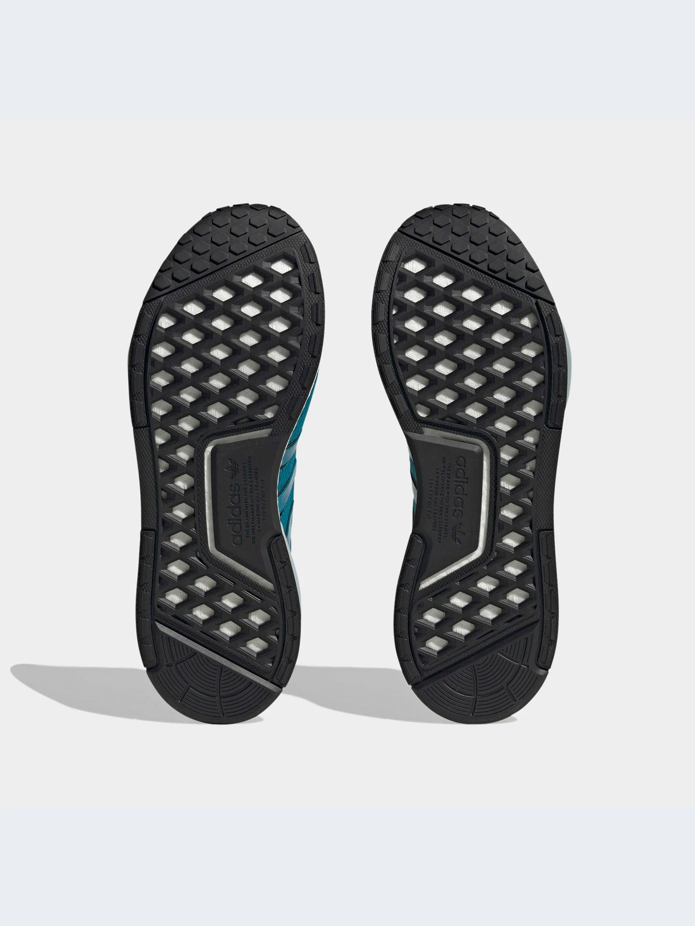 Кроссовки Adidas NMD модель FZ6498-KZ Кроссовки Adidas NMD модель FZ6498-KZ Фото