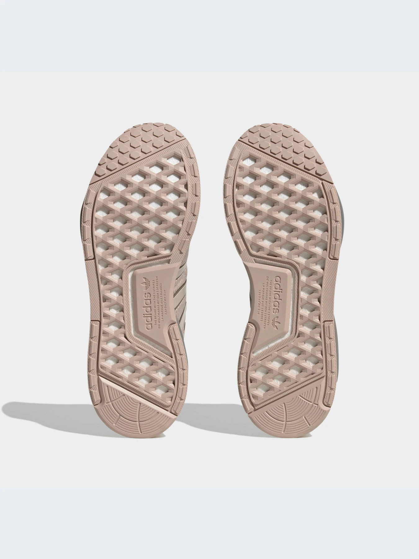 Кроссовки Adidas NMD модель FZ6496-KZ Кроссовки Adidas NMD модель FZ6496-KZ Фото