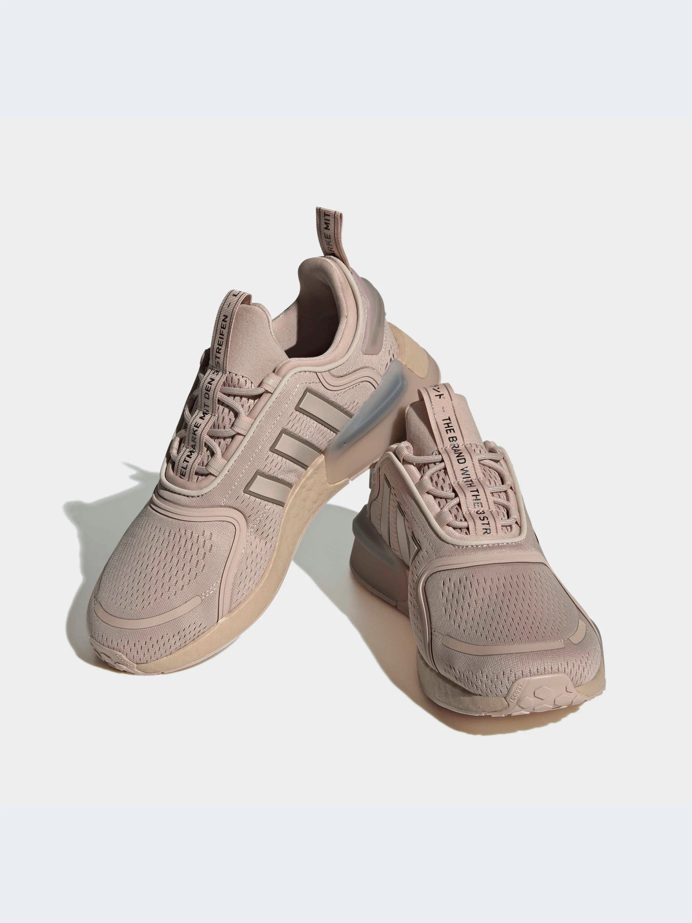 Кроссовки Adidas NMD модель FZ6496-KZ Кроссовки Adidas NMD модель FZ6496-KZ Фото