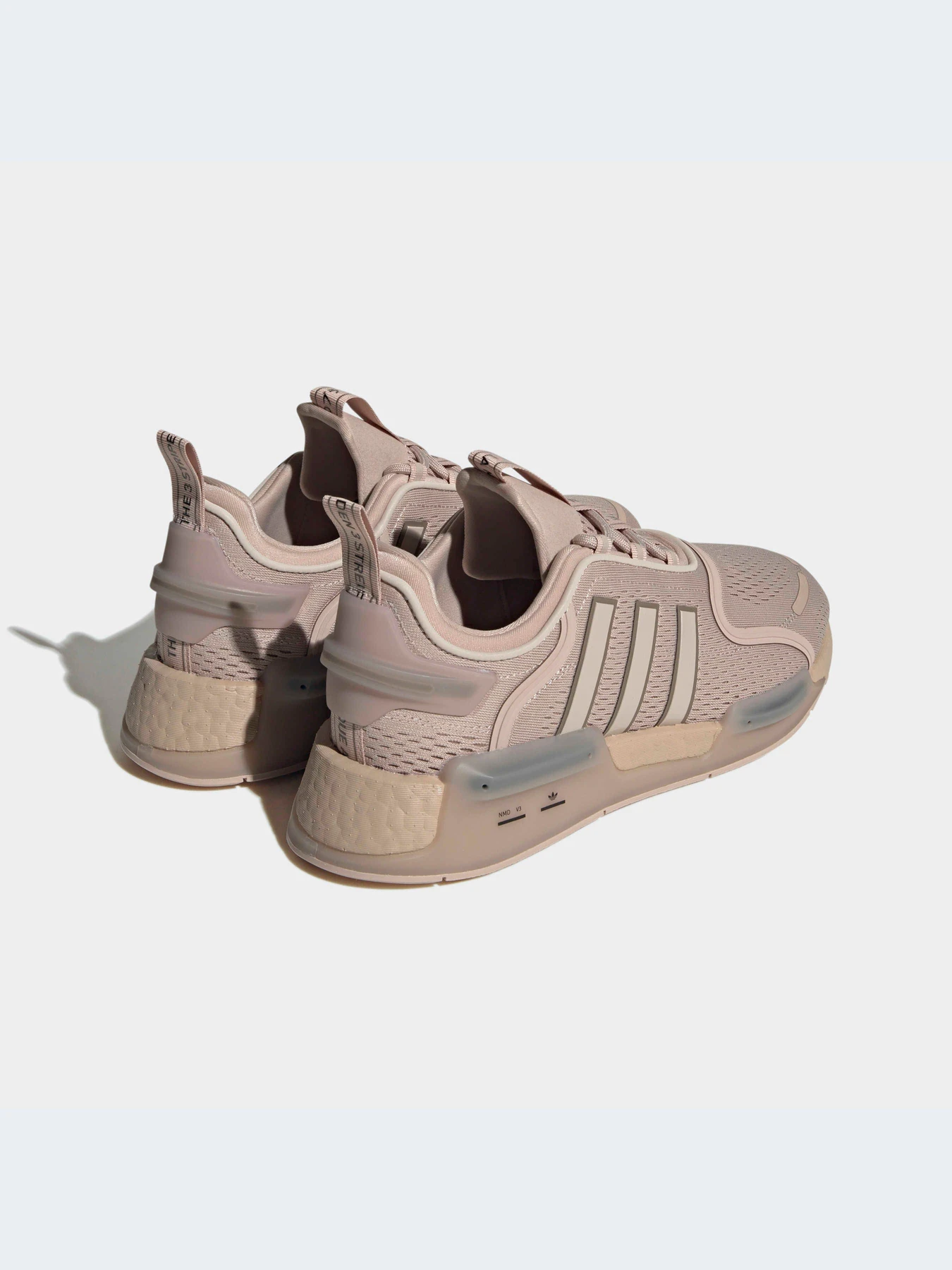 Кроссовки Adidas NMD модель FZ6496-KZ Кроссовки Adidas NMD модель FZ6496-KZ Фото