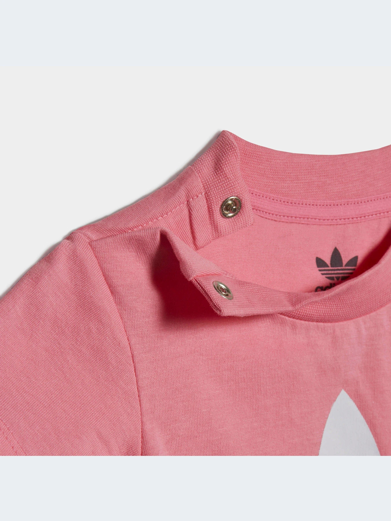 Футболки и поло Adidas Adicolor модель HK7502-KZ Футболки и поло Adidas Adicolor модель HK7502-KZ Фото