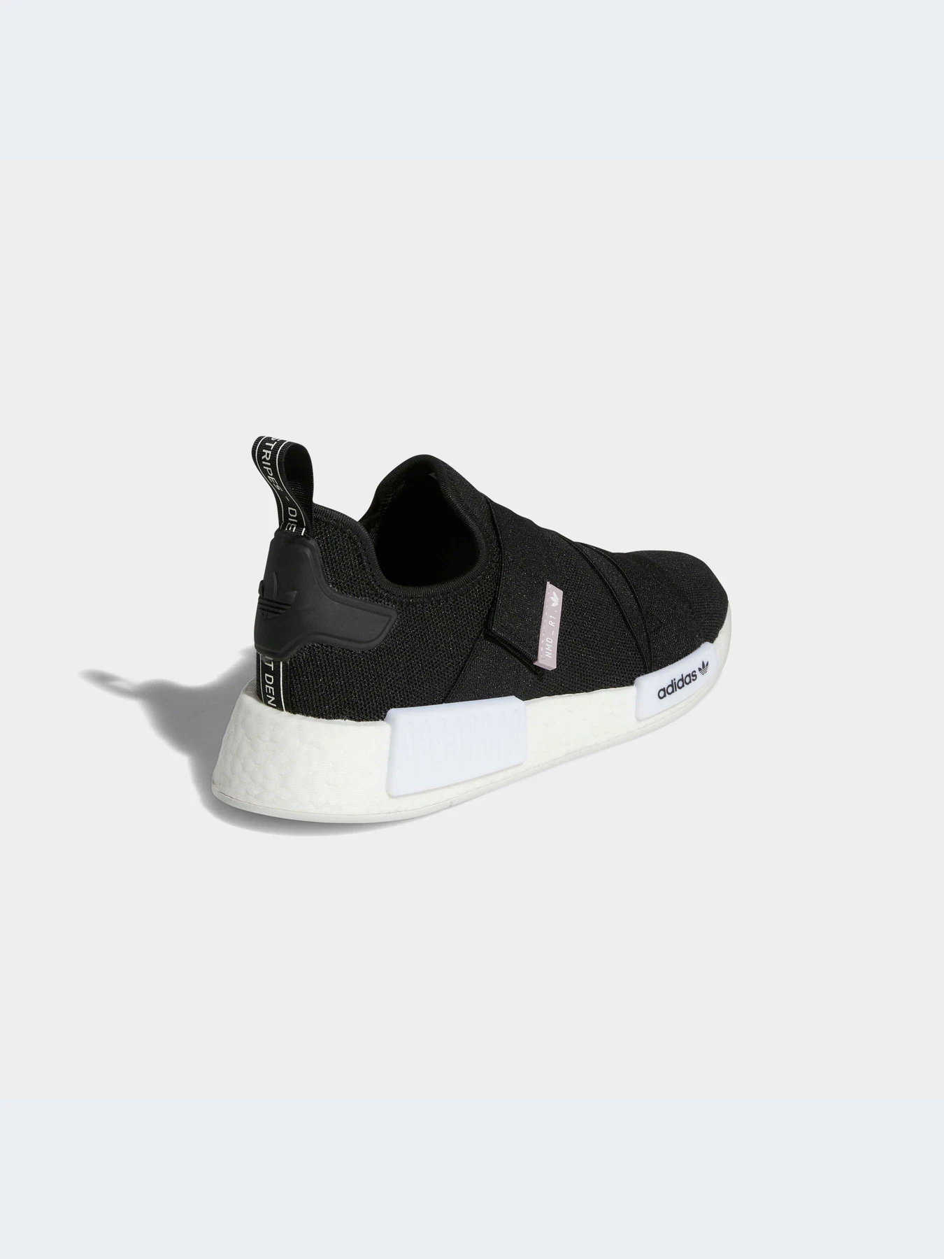 Кроссовки Adidas NMD модель GW5698-KZ Кроссовки Adidas NMD модель GW5698-KZ Фото