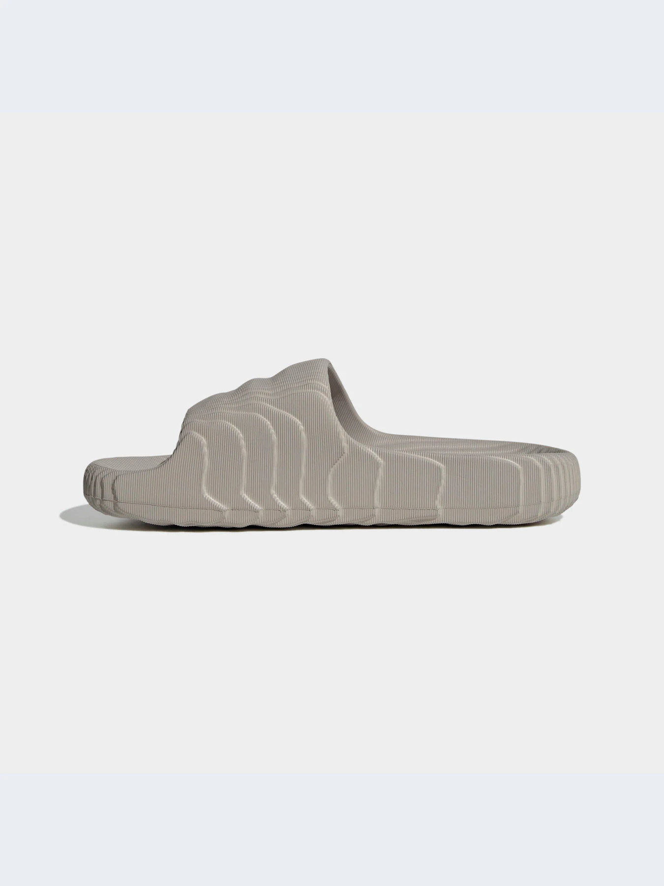 Шлёпанцы Adidas Adilette модель HQ4670-KZ Шлёпанцы Adidas Adilette модель HQ4670-KZ Фото