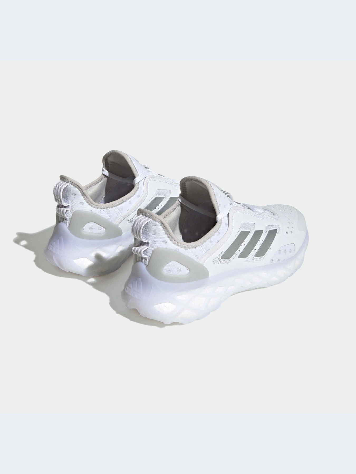 Кроссовки Adidas модель HQ6992-KZ Кроссовки Adidas модель HQ6992-KZ Фото