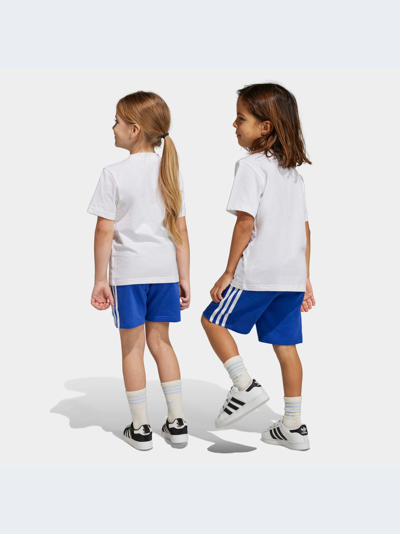 Костюмы Adidas Adicolor модель IB8450-KZ Костюмы Adidas Adicolor модель IB8450-KZ Фото