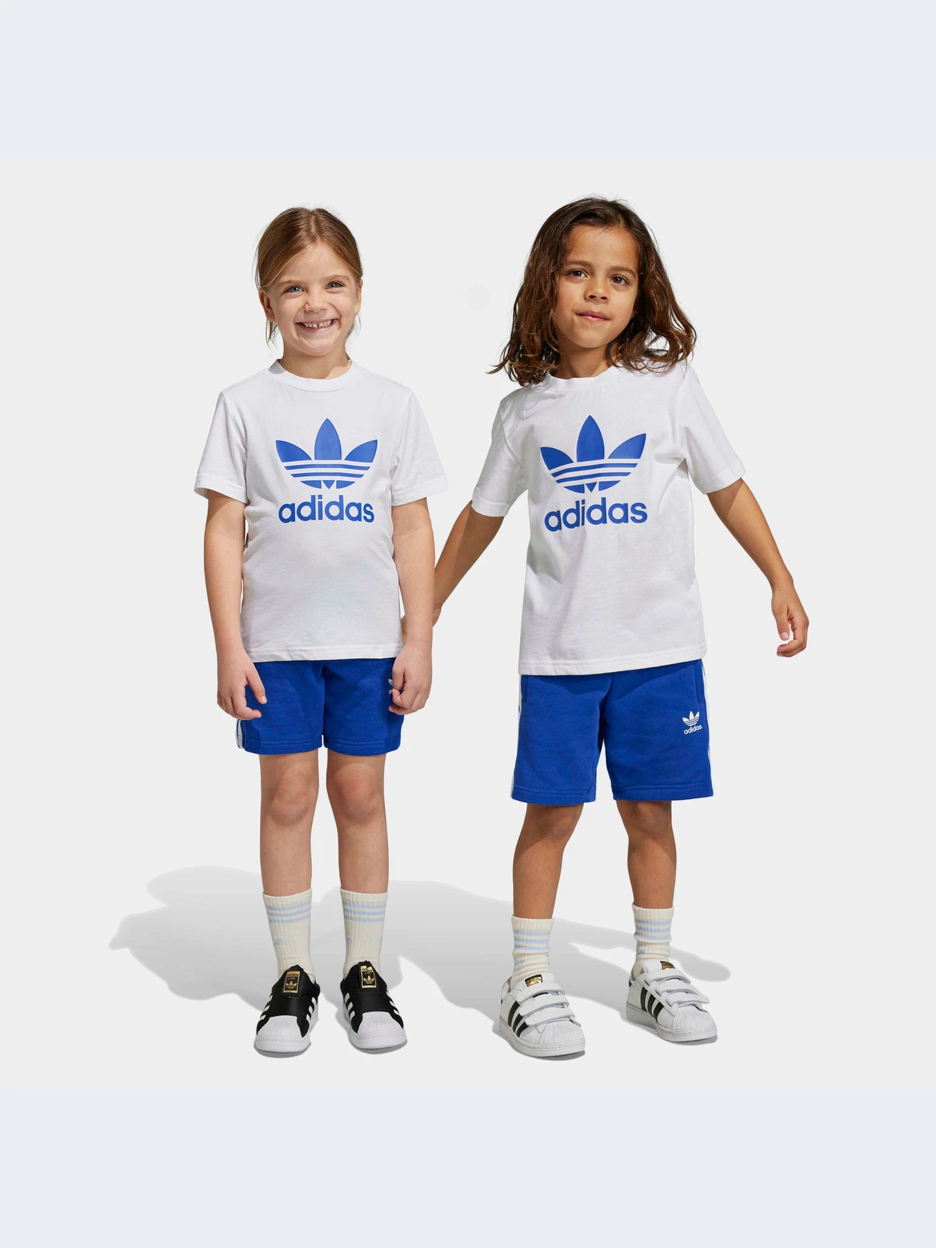 Костюмы Adidas Adicolor модель IB8450-KZ Костюмы Adidas Adicolor модель IB8450-KZ Фото
