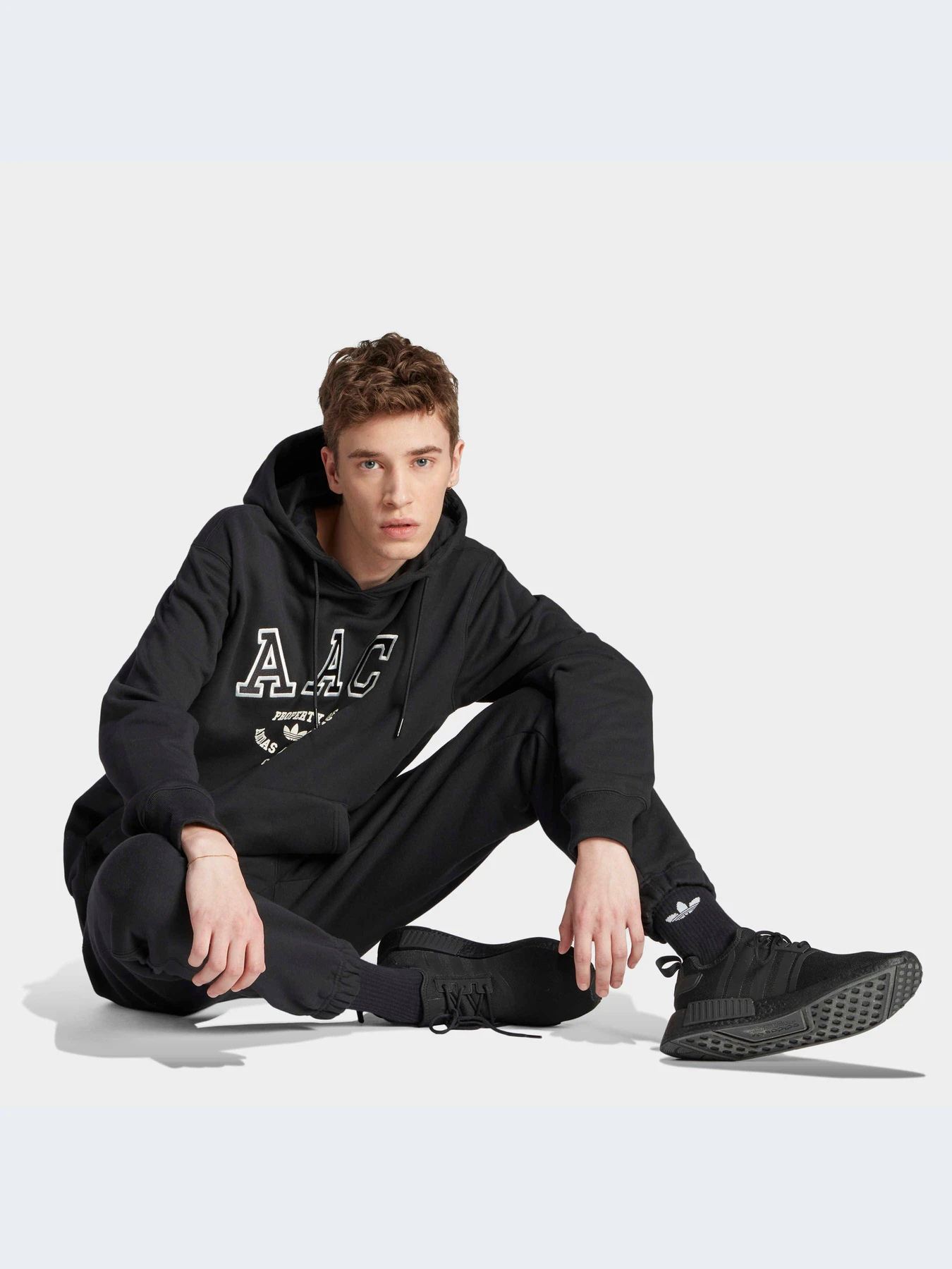 Худи и свитшоты Adidas модель HZ0700-KZ Худи и свитшоты Adidas модель HZ0700-KZ Фото