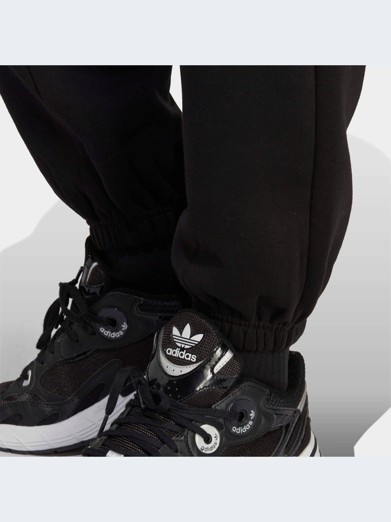 Брюки Adidas модель IA6437-KZ Брюки Adidas модель IA6437-KZ Фото