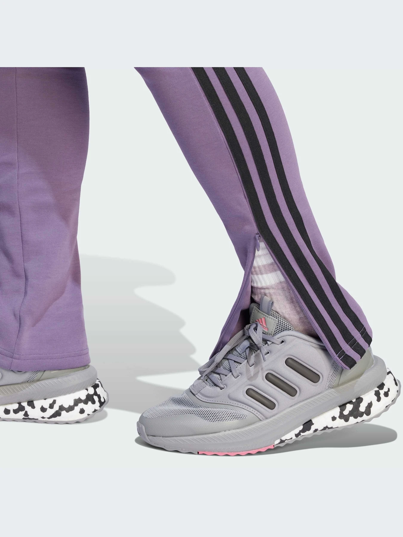 Брюки Adidas Icons модель IL3043-KZ Брюки Adidas Icons модель IL3043-KZ Фото