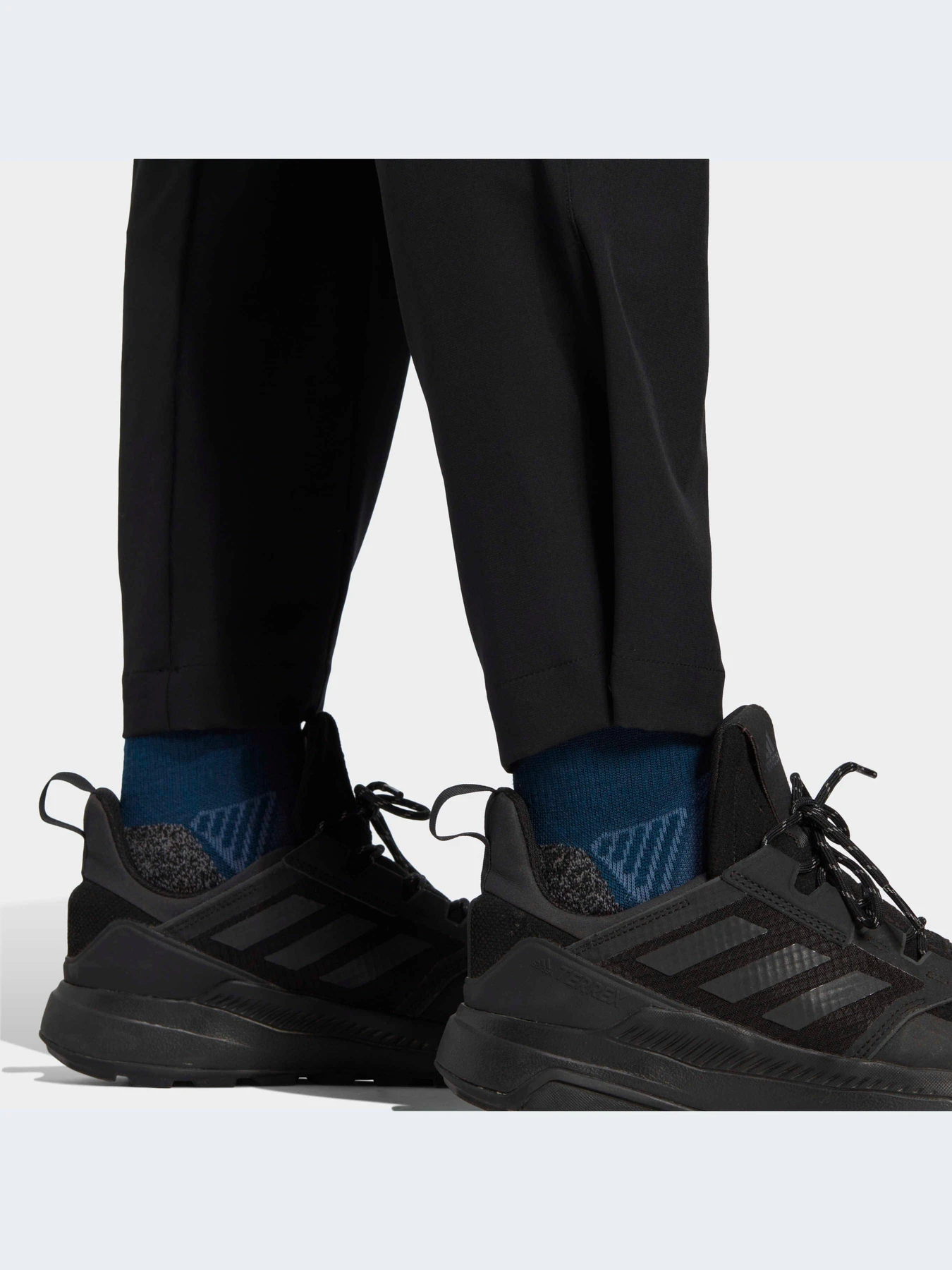 Брюки Adidas модель HN2953-KZ Брюки Adidas модель HN2953-KZ Фото