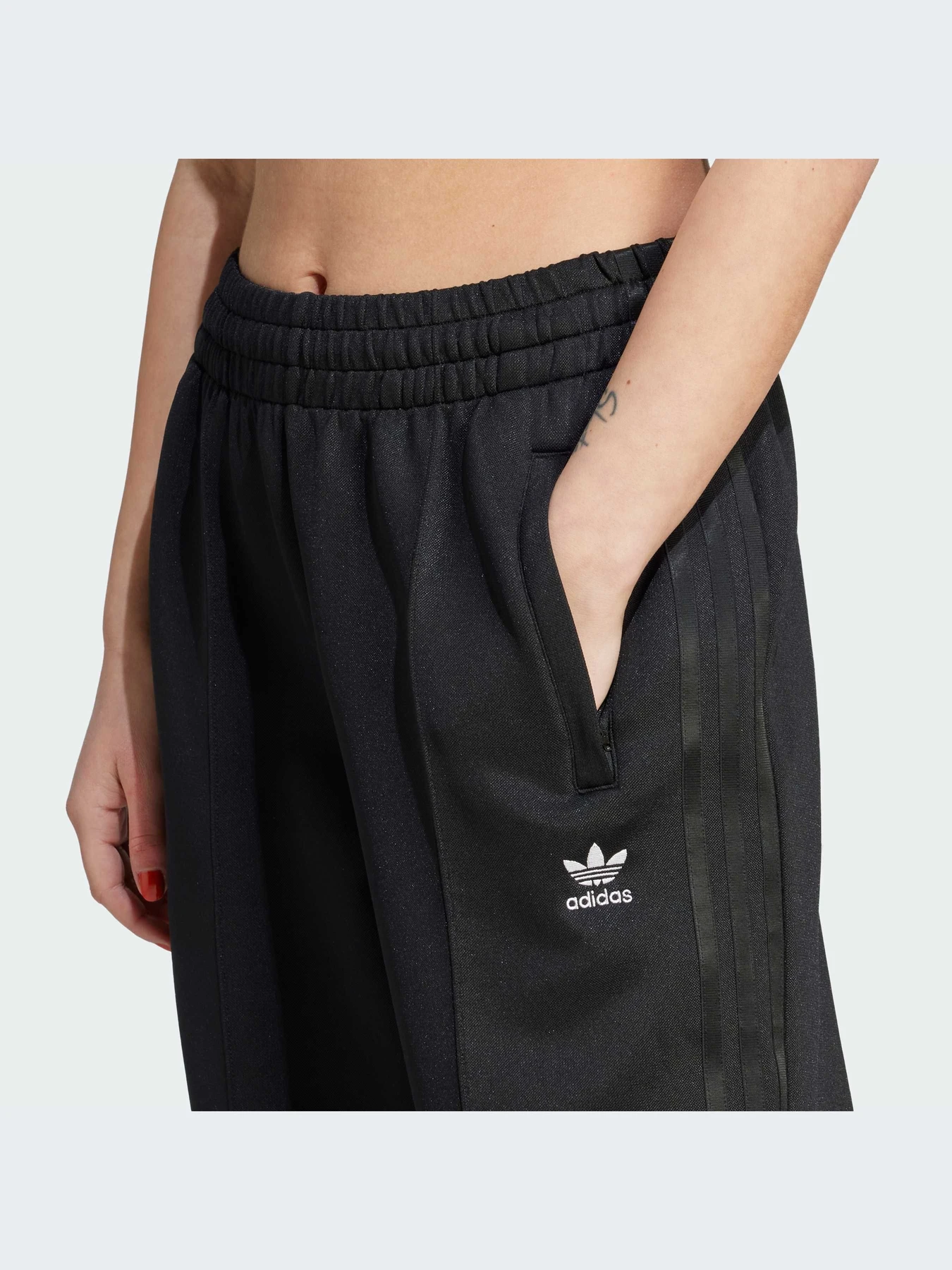 Брюки Adidas Superstar модель IK6505-KZ Брюки Adidas Superstar модель IK6505-KZ Фото