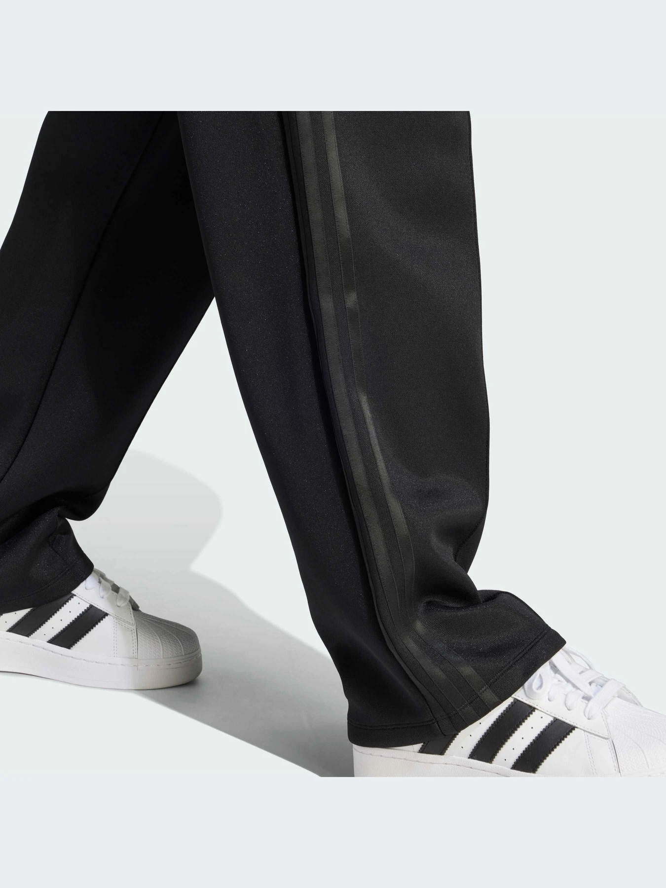 Брюки Adidas Superstar модель IK6505-KZ Брюки Adidas Superstar модель IK6505-KZ Фото