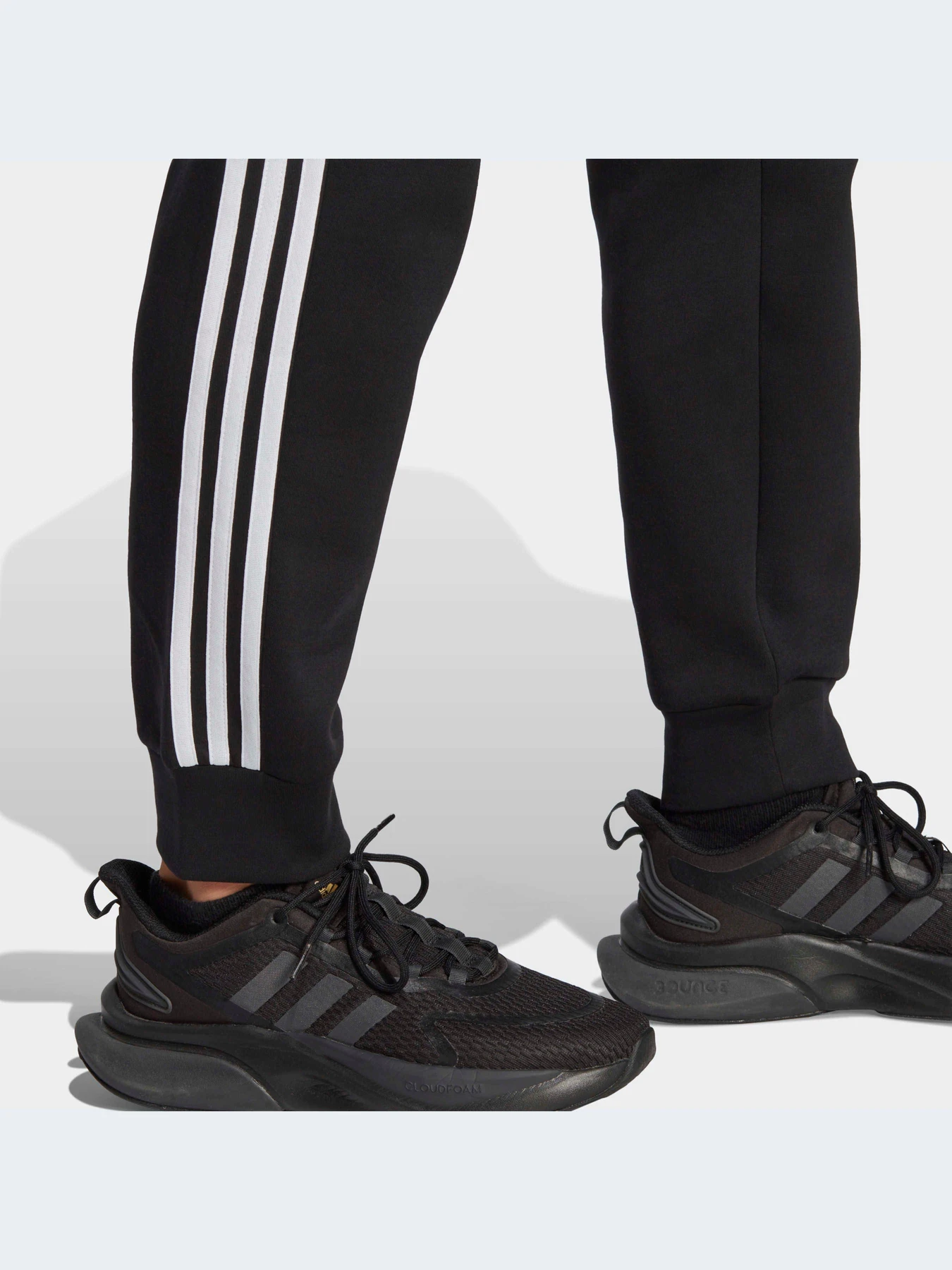 Брюки Adidas модель HT4704-KZ Брюки Adidas модель HT4704-KZ Фото