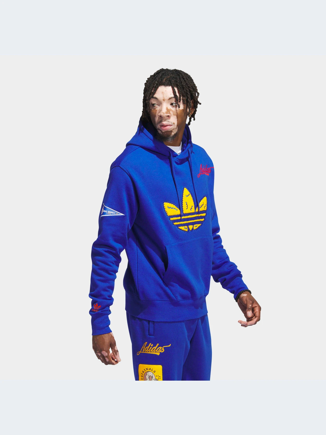 Худи и свитшоты Adidas Graphics модель IL2355-KZ Худи и свитшоты Adidas Graphics модель IL2355-KZ Фото