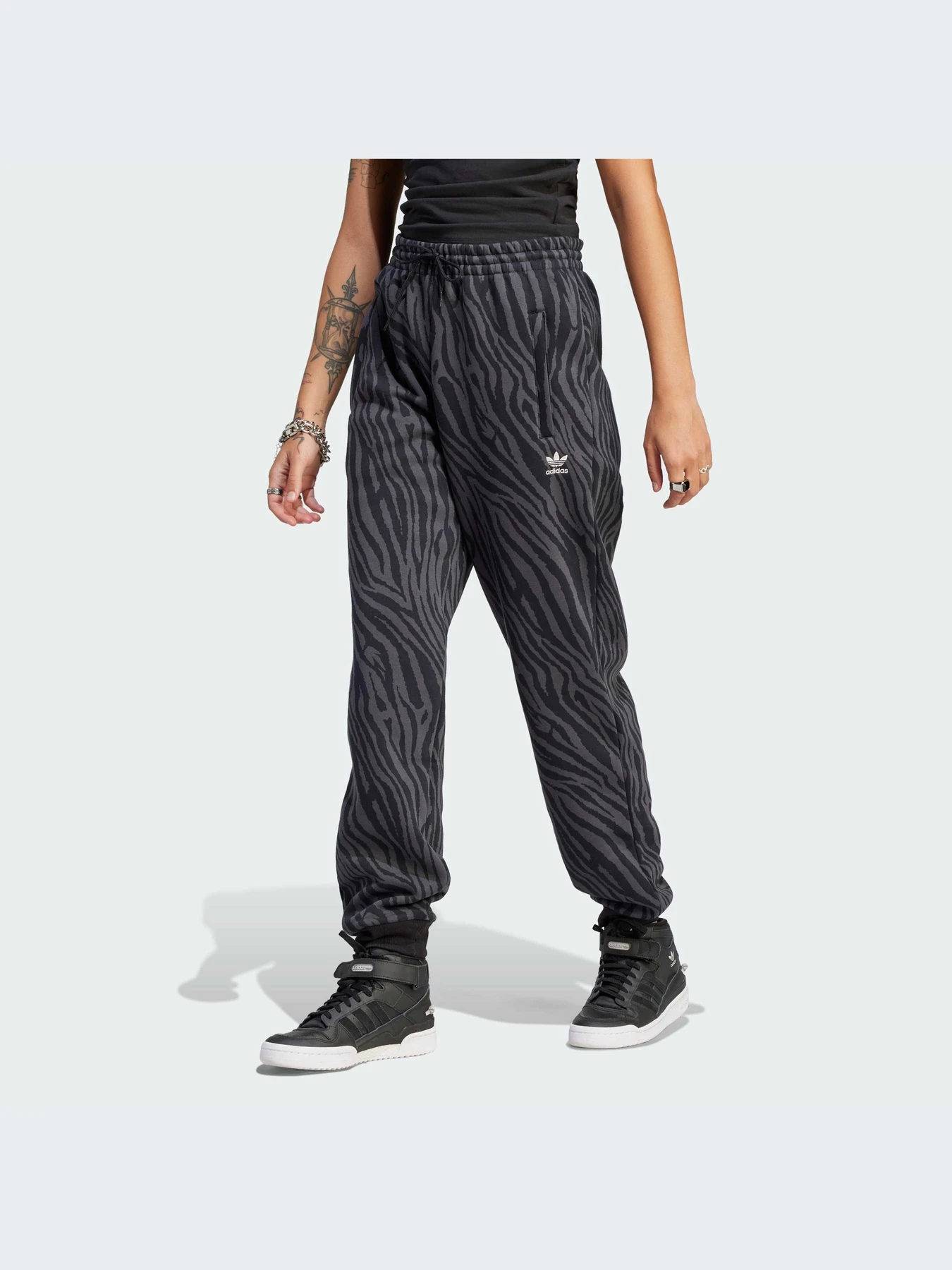Брюки Adidas Graphics модель II0908-KZ Брюки Adidas Graphics модель II0908-KZ Фото
