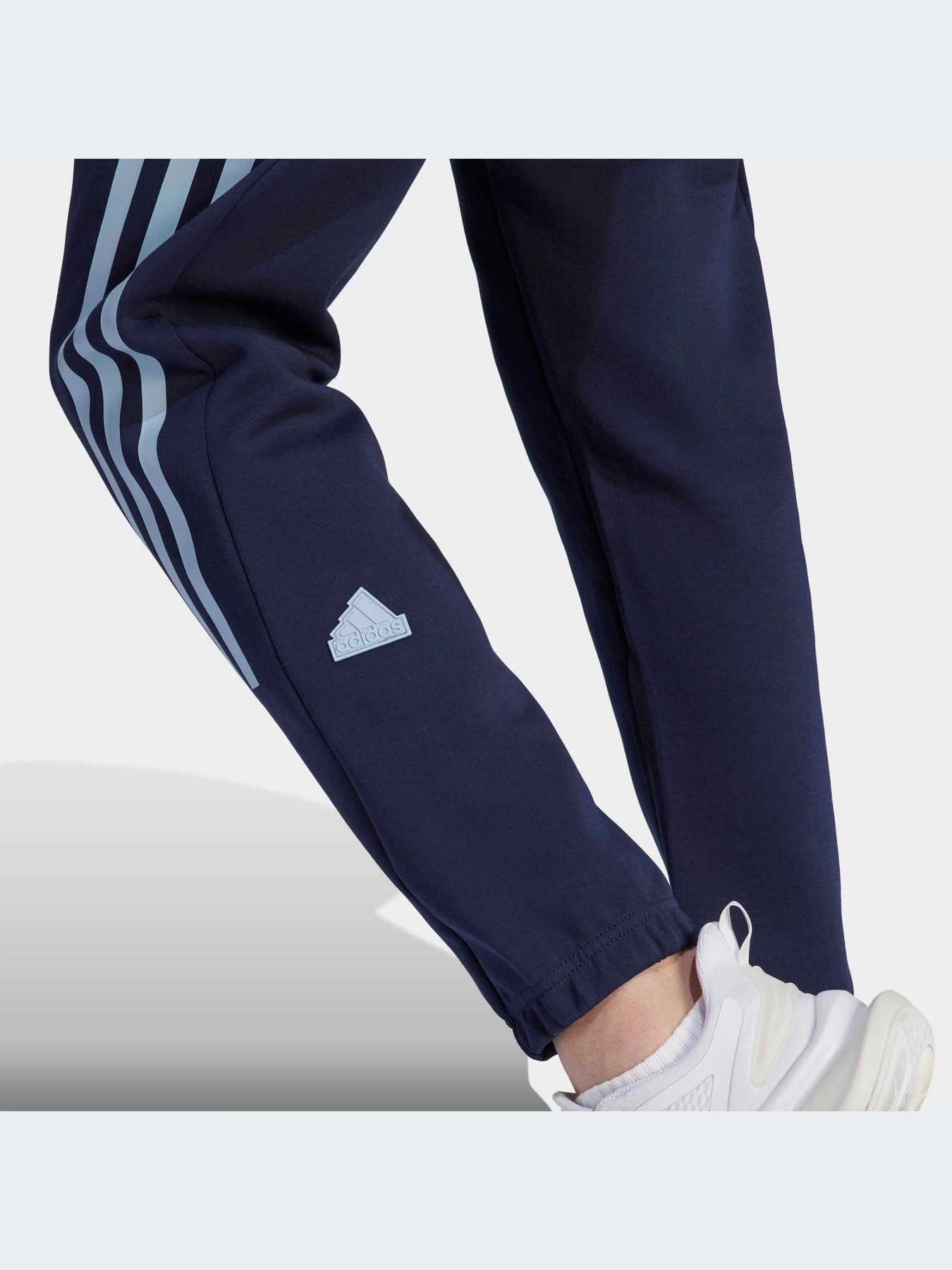Брюки Adidas Icons модель IJ6373-KZ Брюки Adidas Icons модель IJ6373-KZ Фото