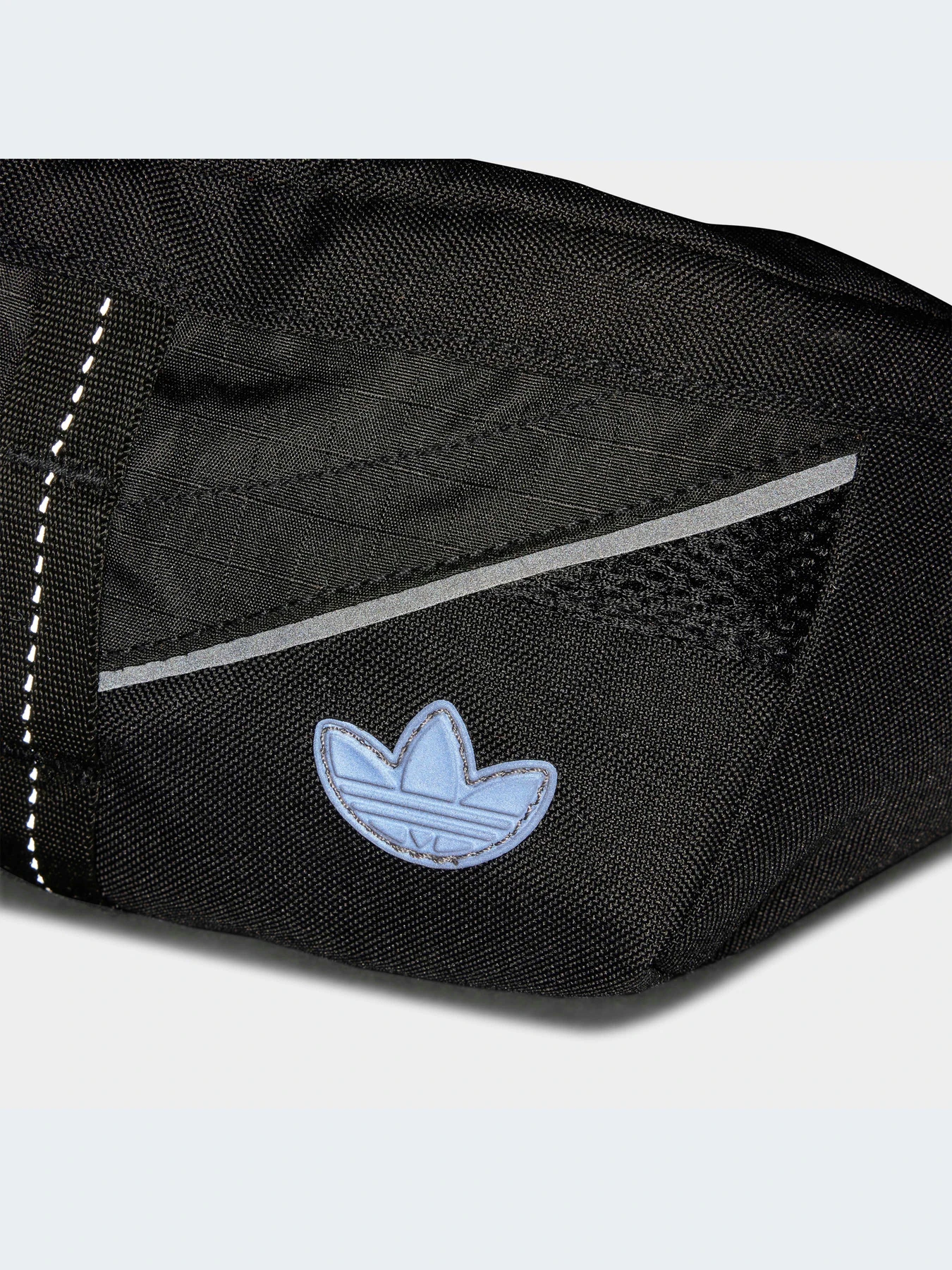 Сумки Adidas Adicolor модель IM1137-KZ Сумки Adidas Adicolor модель IM1137-KZ Фото