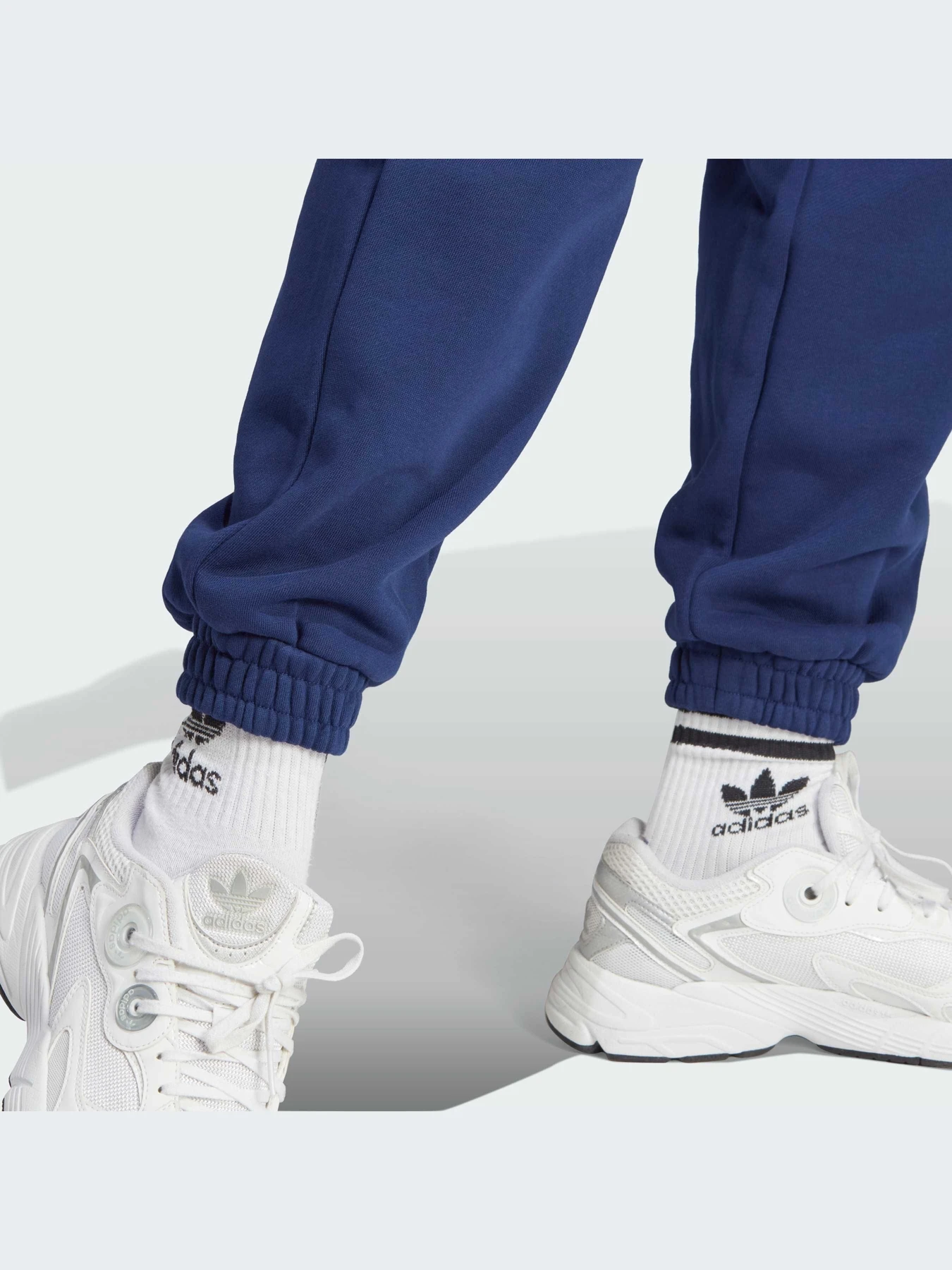 Брюки Adidas Trefoil модель IL2423-KZ Брюки Adidas Trefoil модель IL2423-KZ Фото