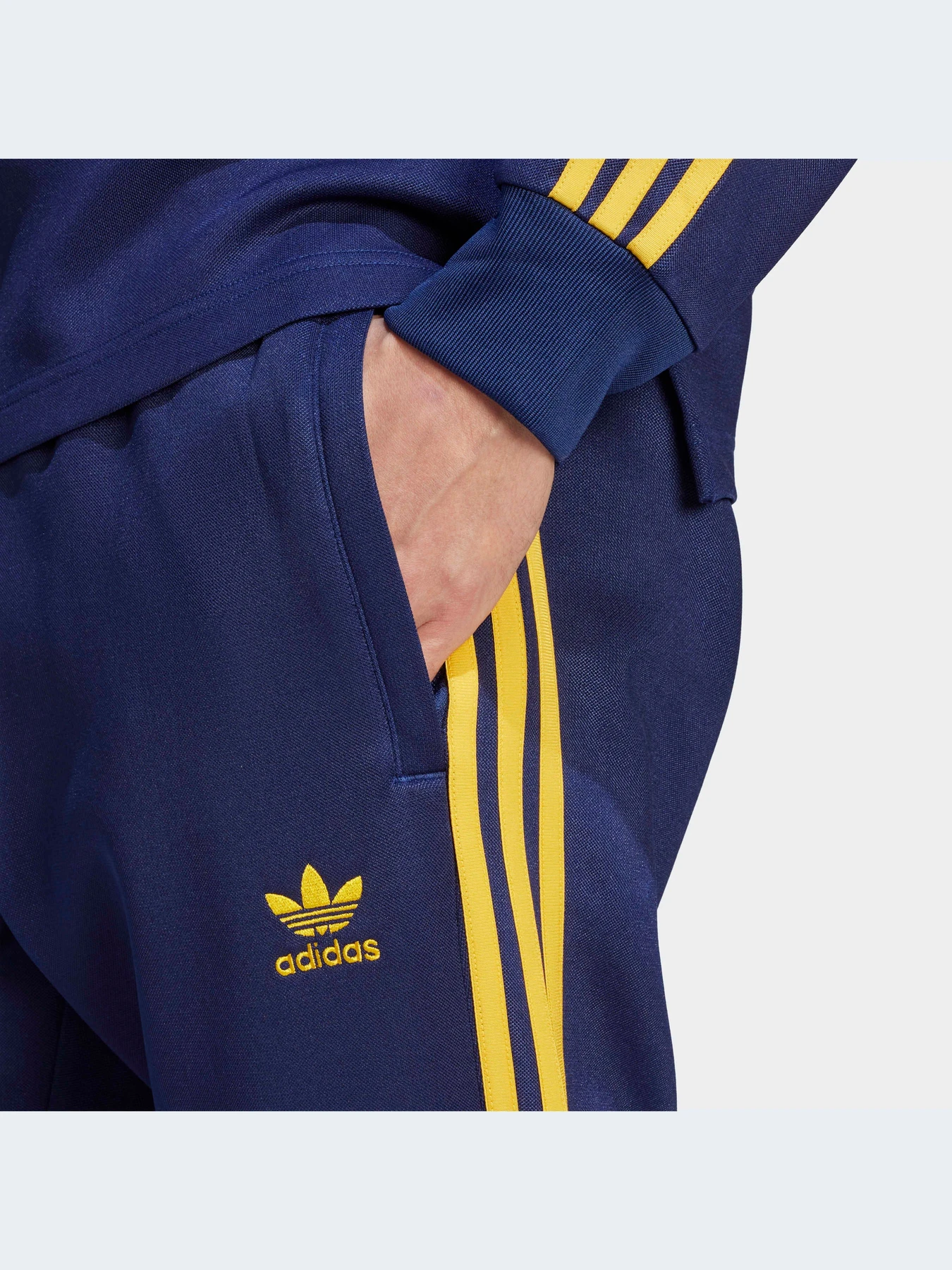 Брюки Adidas Superstar модель IJ6998-KZ Брюки Adidas Superstar модель IJ6998-KZ Фото
