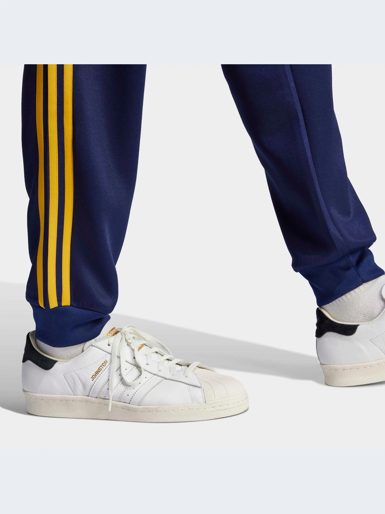 Брюки Adidas Superstar модель IJ6998-KZ Брюки Adidas Superstar модель IJ6998-KZ Фото