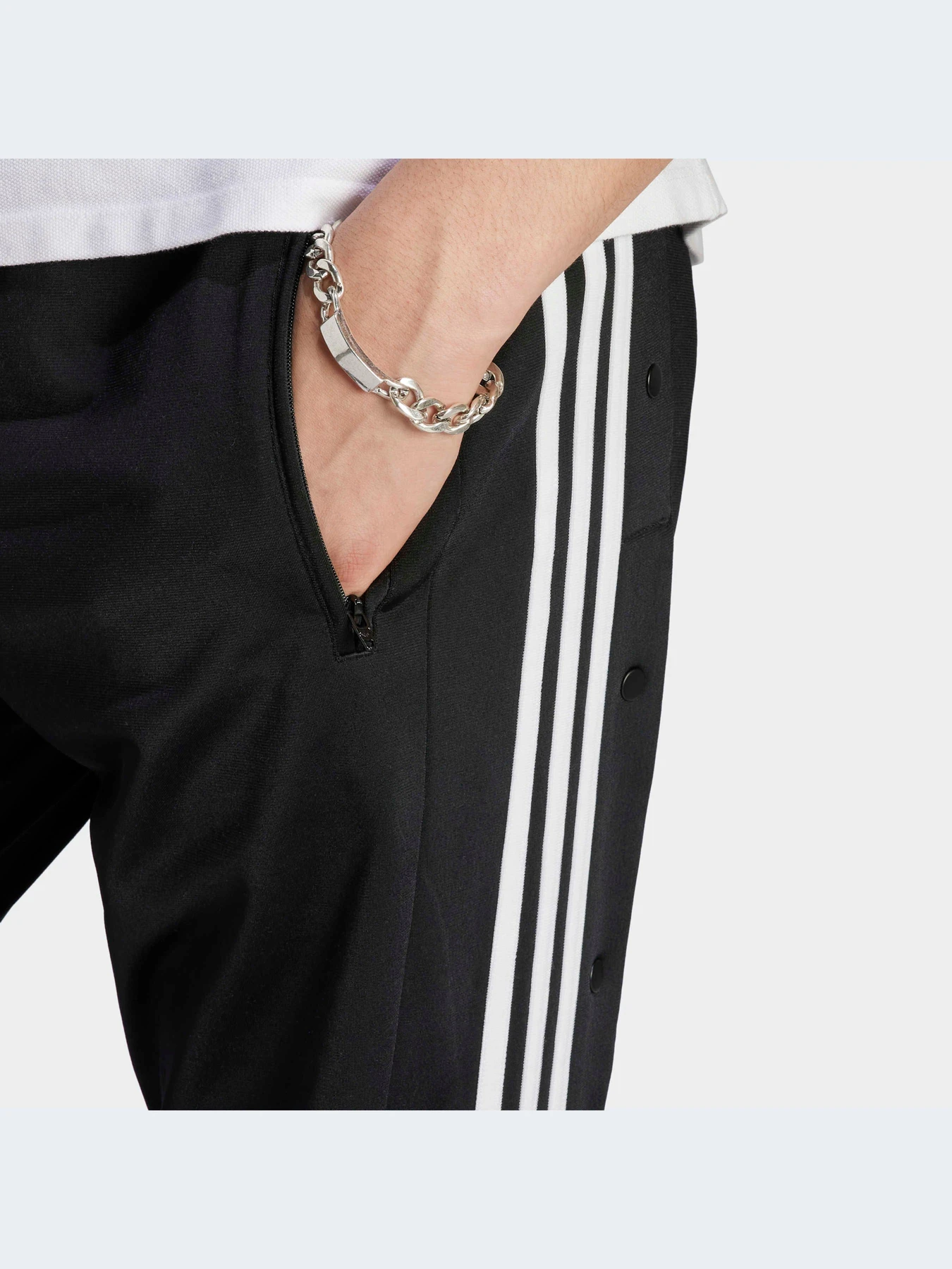 Брюки Adidas Adicolor модель IN8075-KZ Брюки Adidas Adicolor модель IN8075-KZ Фото